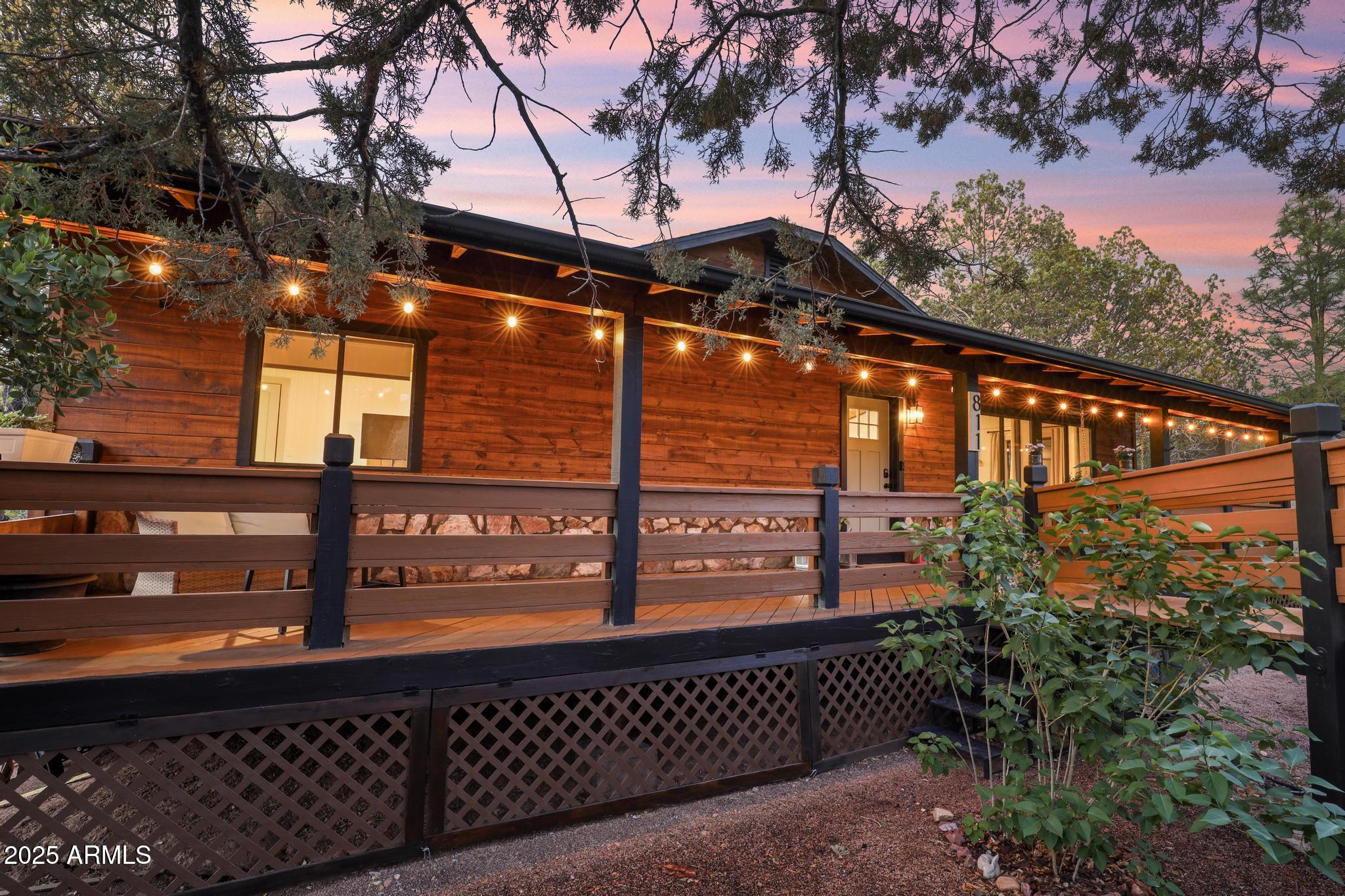 811 S RIDGEWAY Street