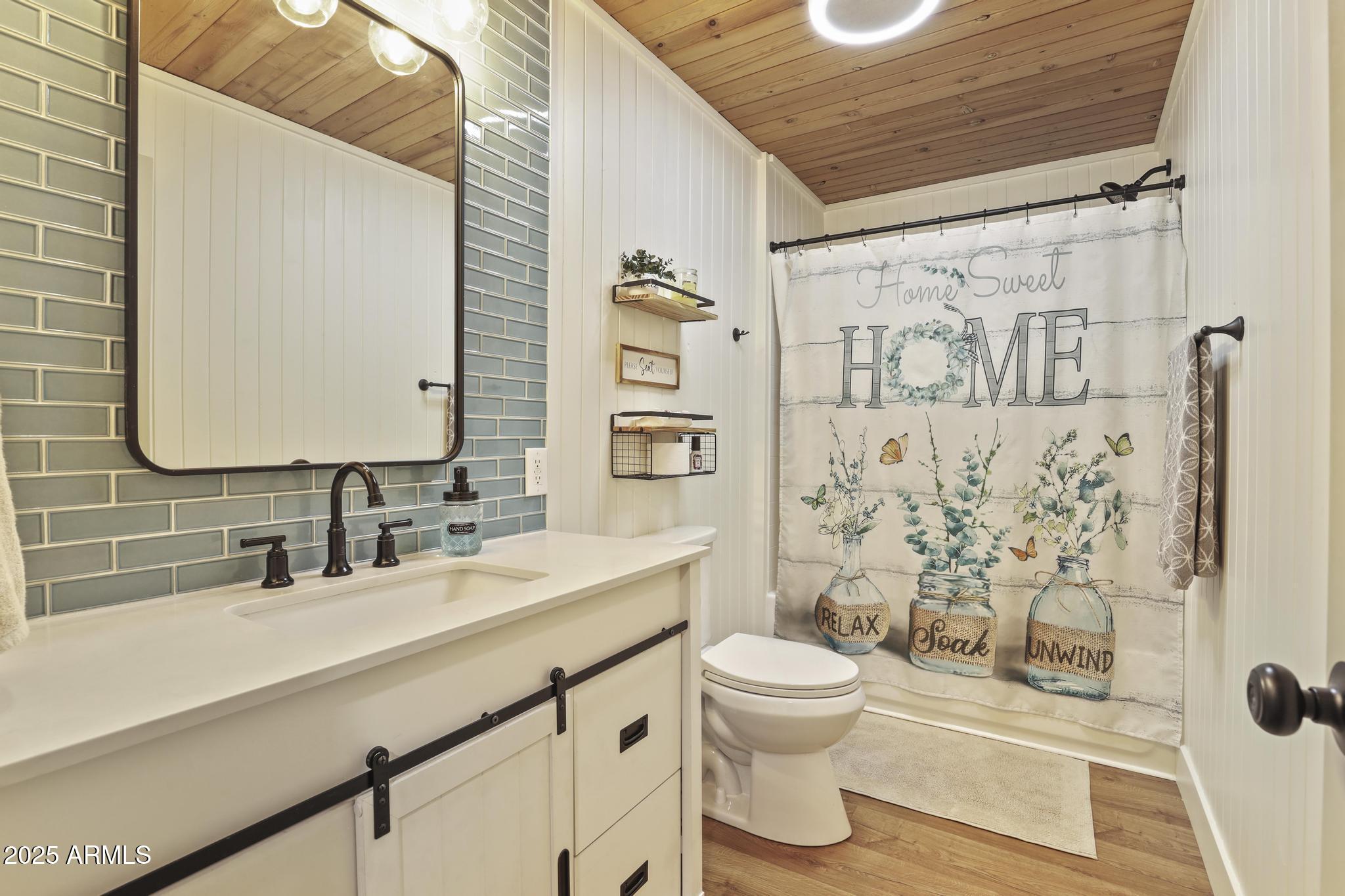 811 S RIDGEWAY Street