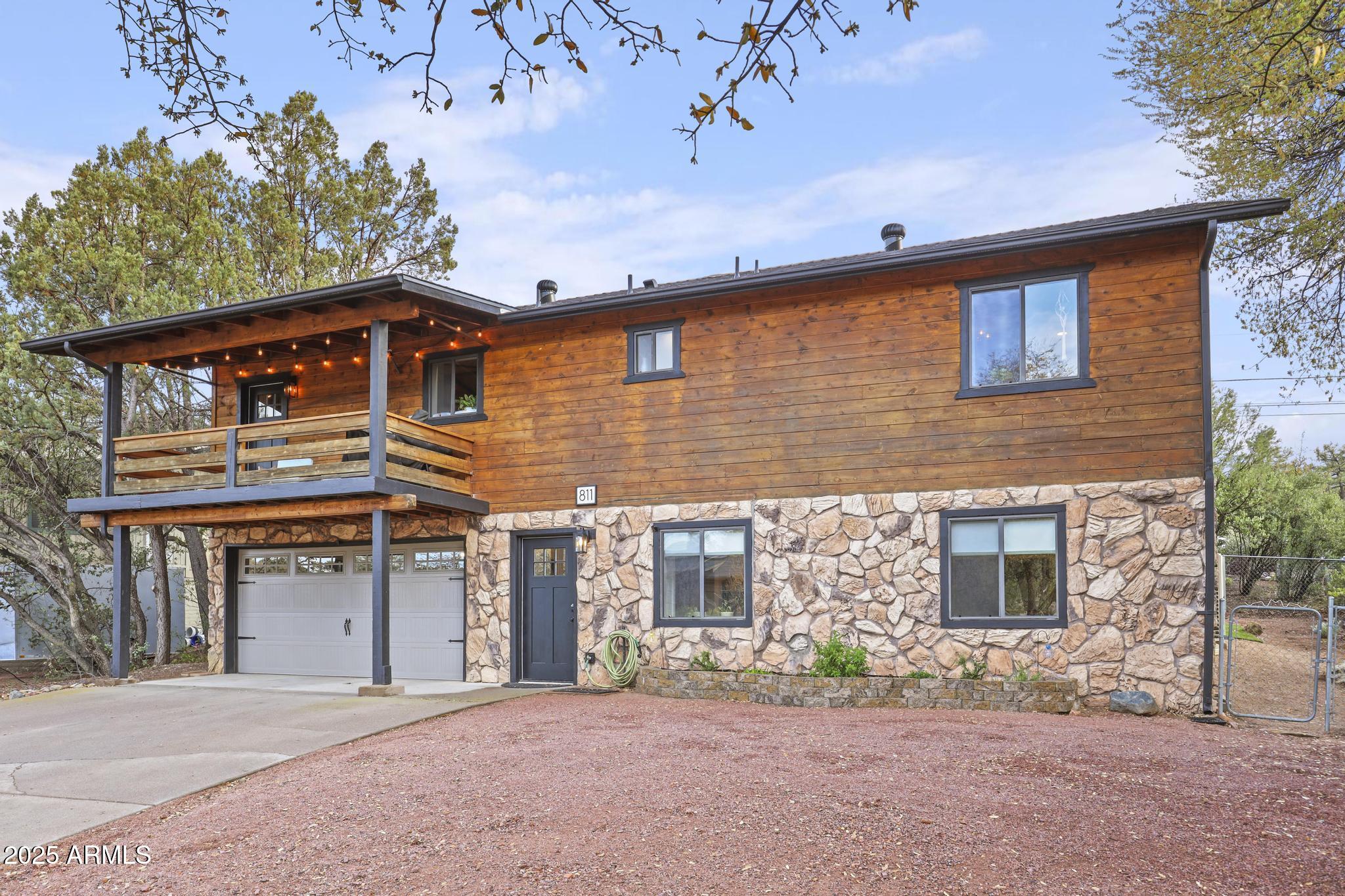 811 S RIDGEWAY Street