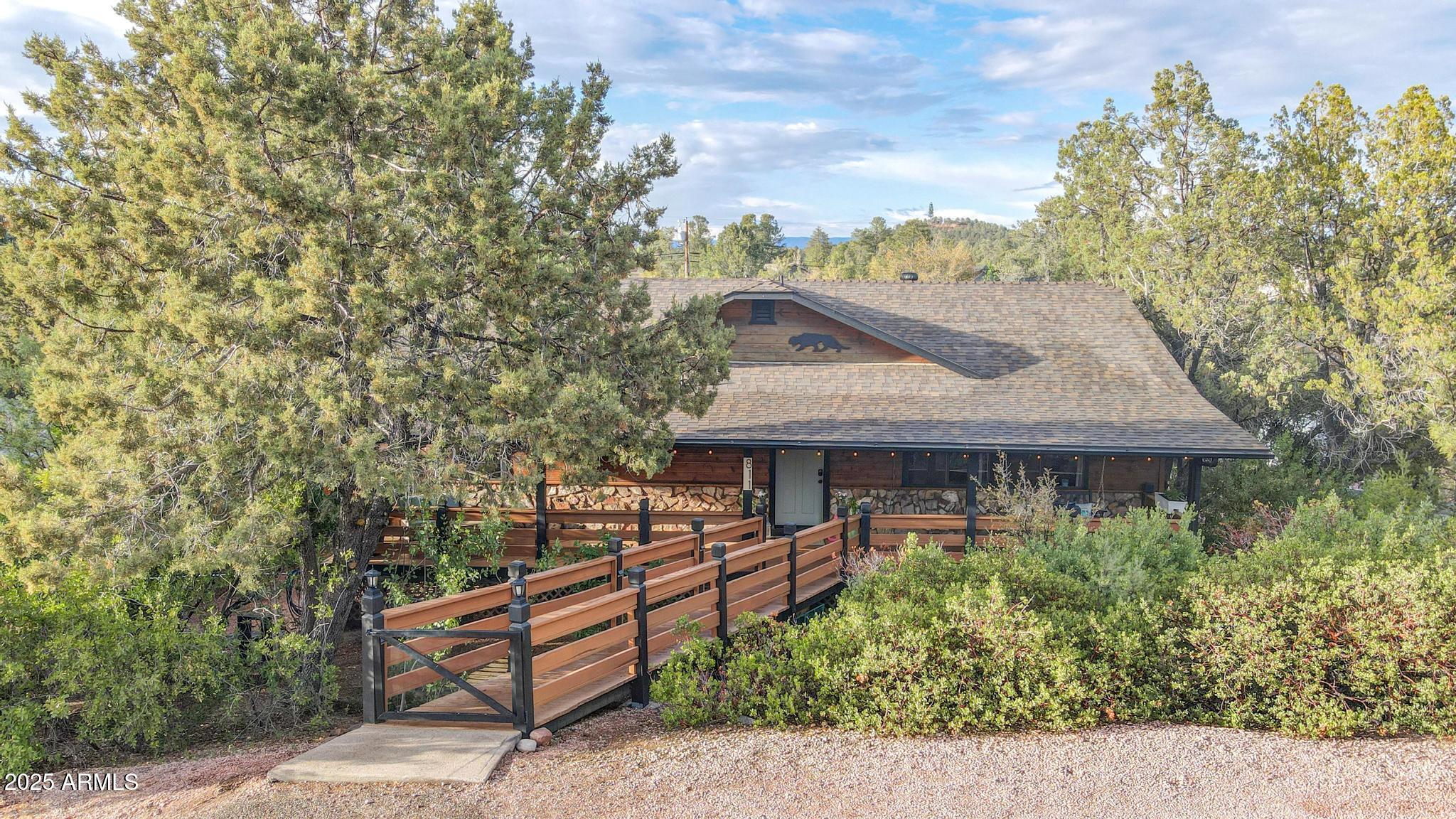 811 S RIDGEWAY Street