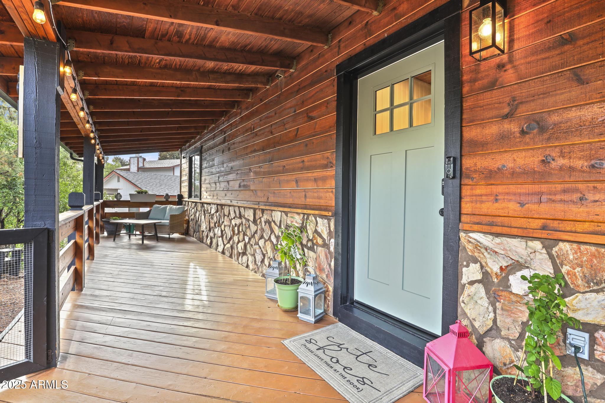 811 S RIDGEWAY Street