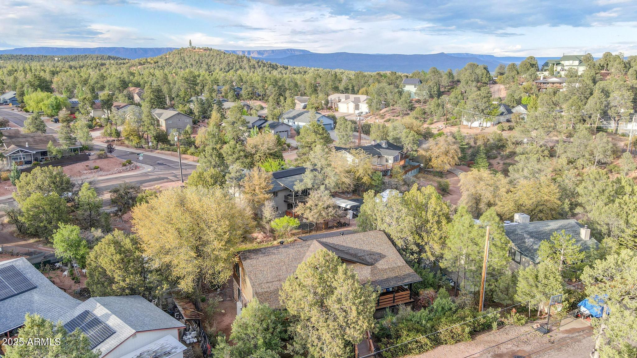 811 S RIDGEWAY Street