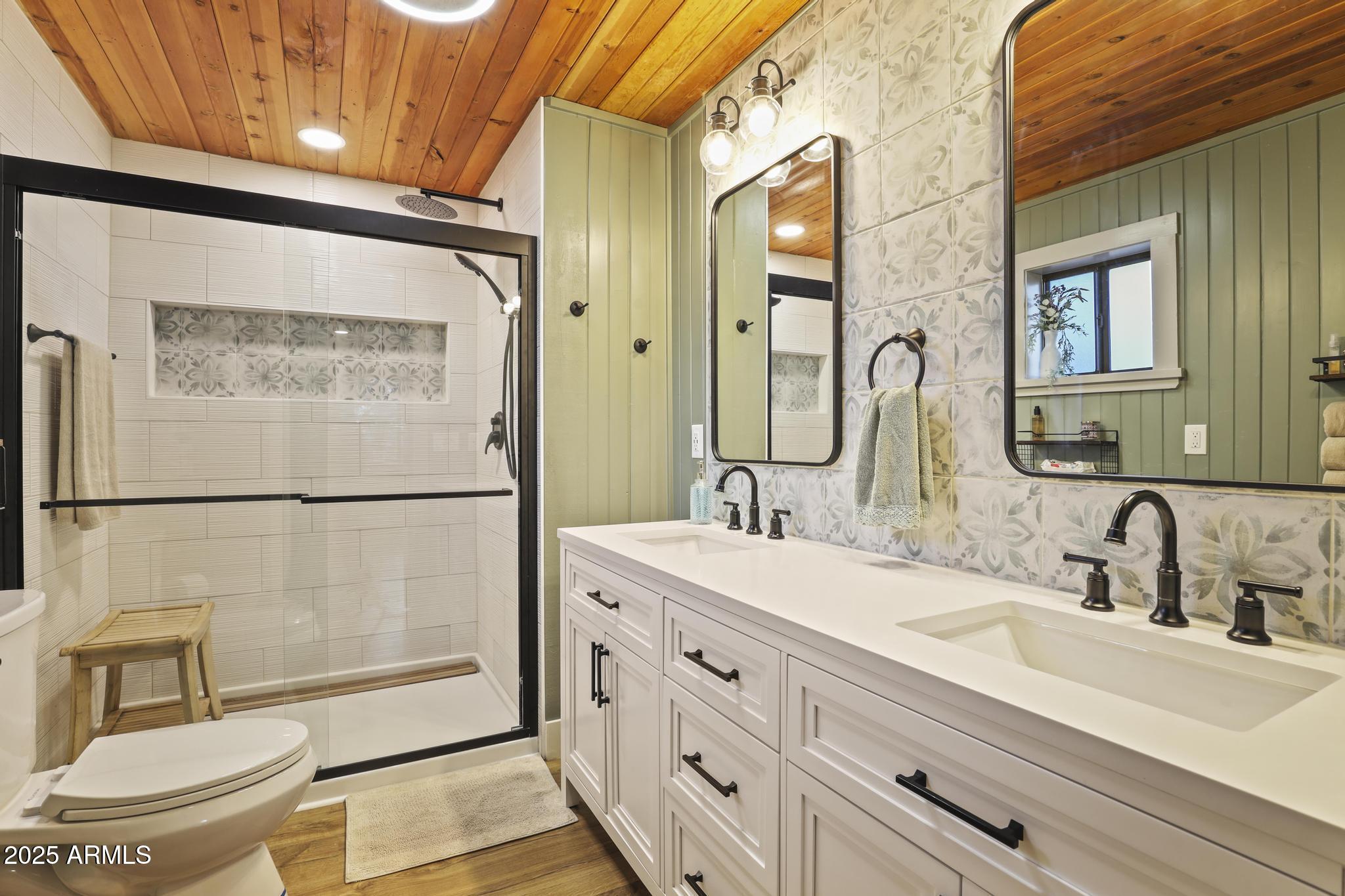 811 S RIDGEWAY Street