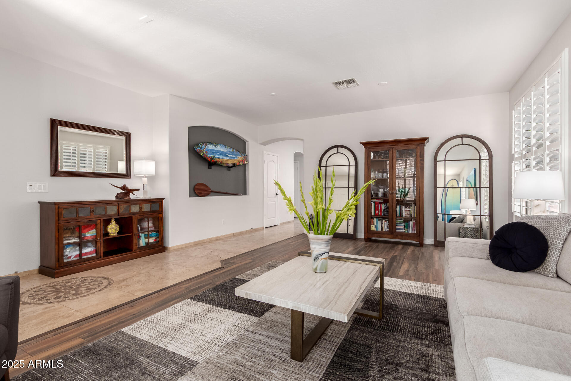 3628 E MEADOWVIEW Drive