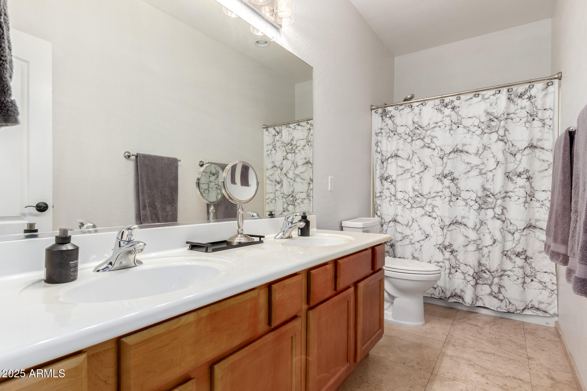 3628 E MEADOWVIEW Drive