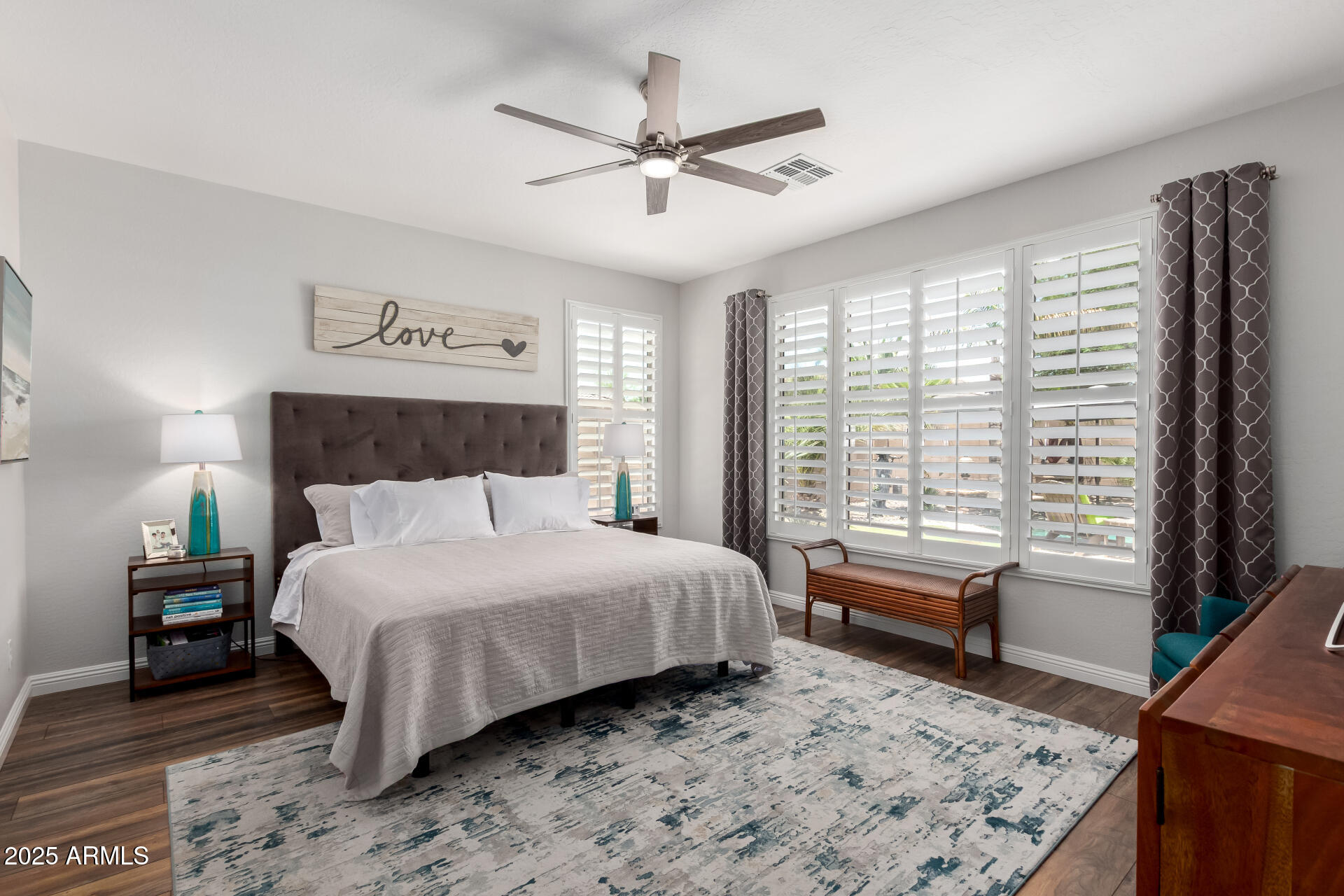 3628 E MEADOWVIEW Drive