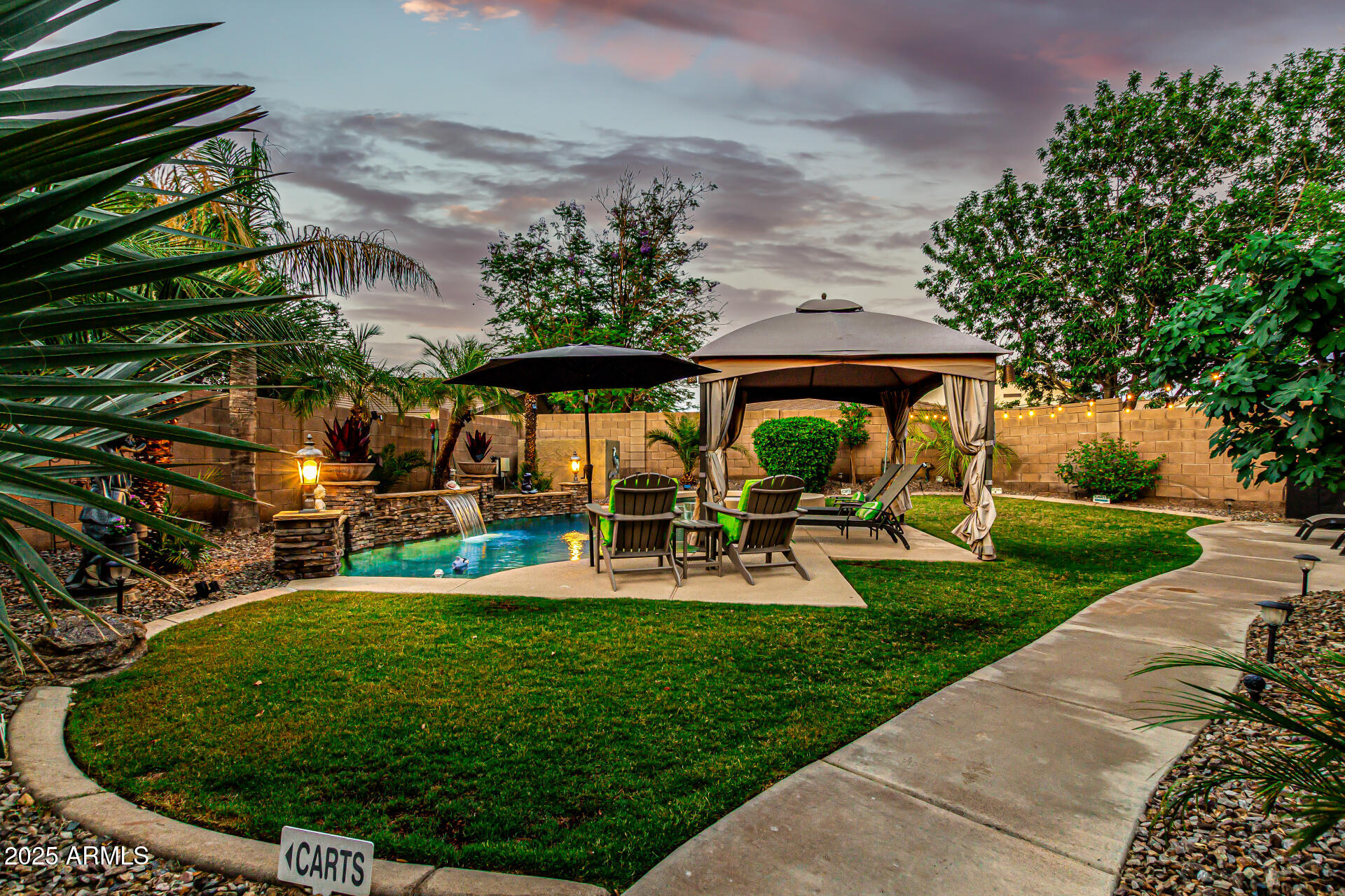 3628 E MEADOWVIEW Drive