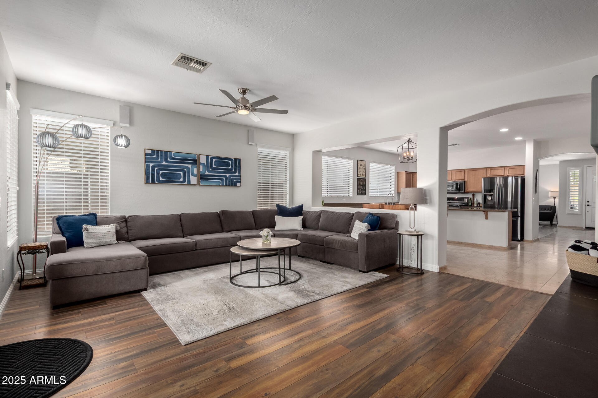 3628 E MEADOWVIEW Drive