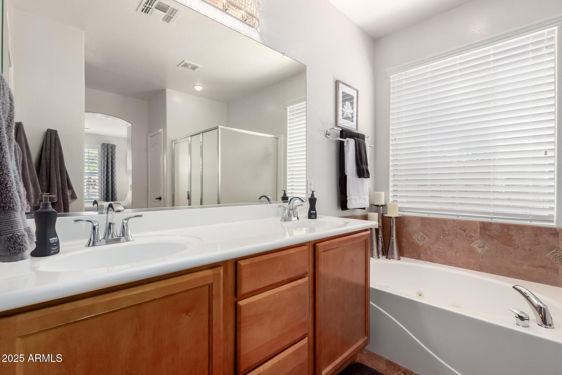 3628 E MEADOWVIEW Drive