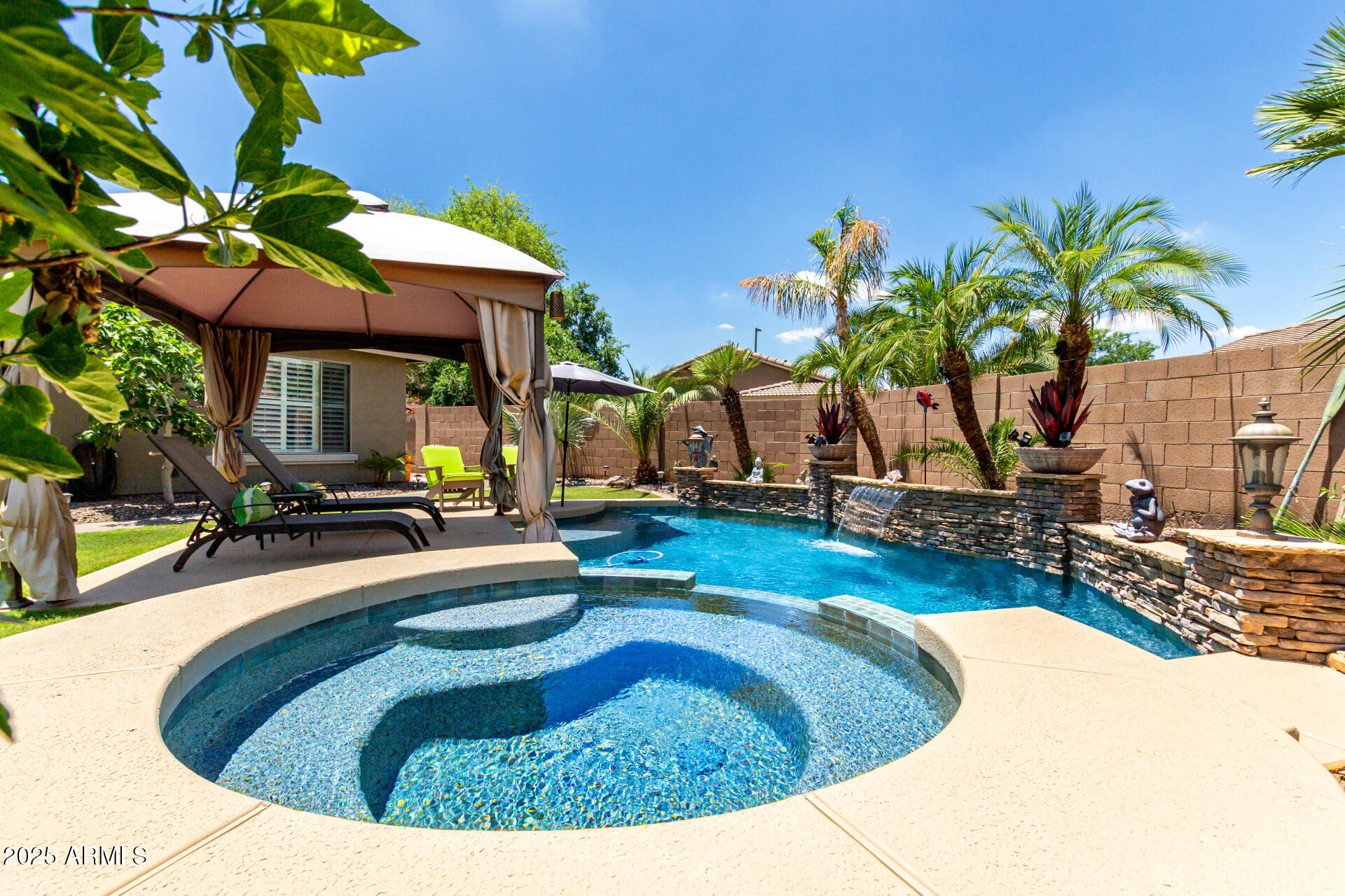 3628 E MEADOWVIEW Drive