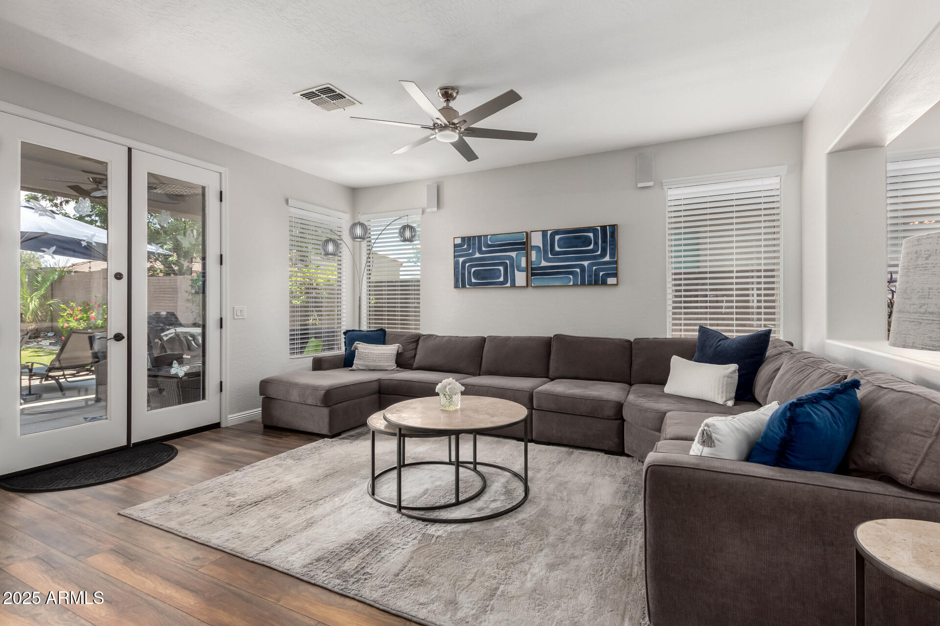 3628 E MEADOWVIEW Drive