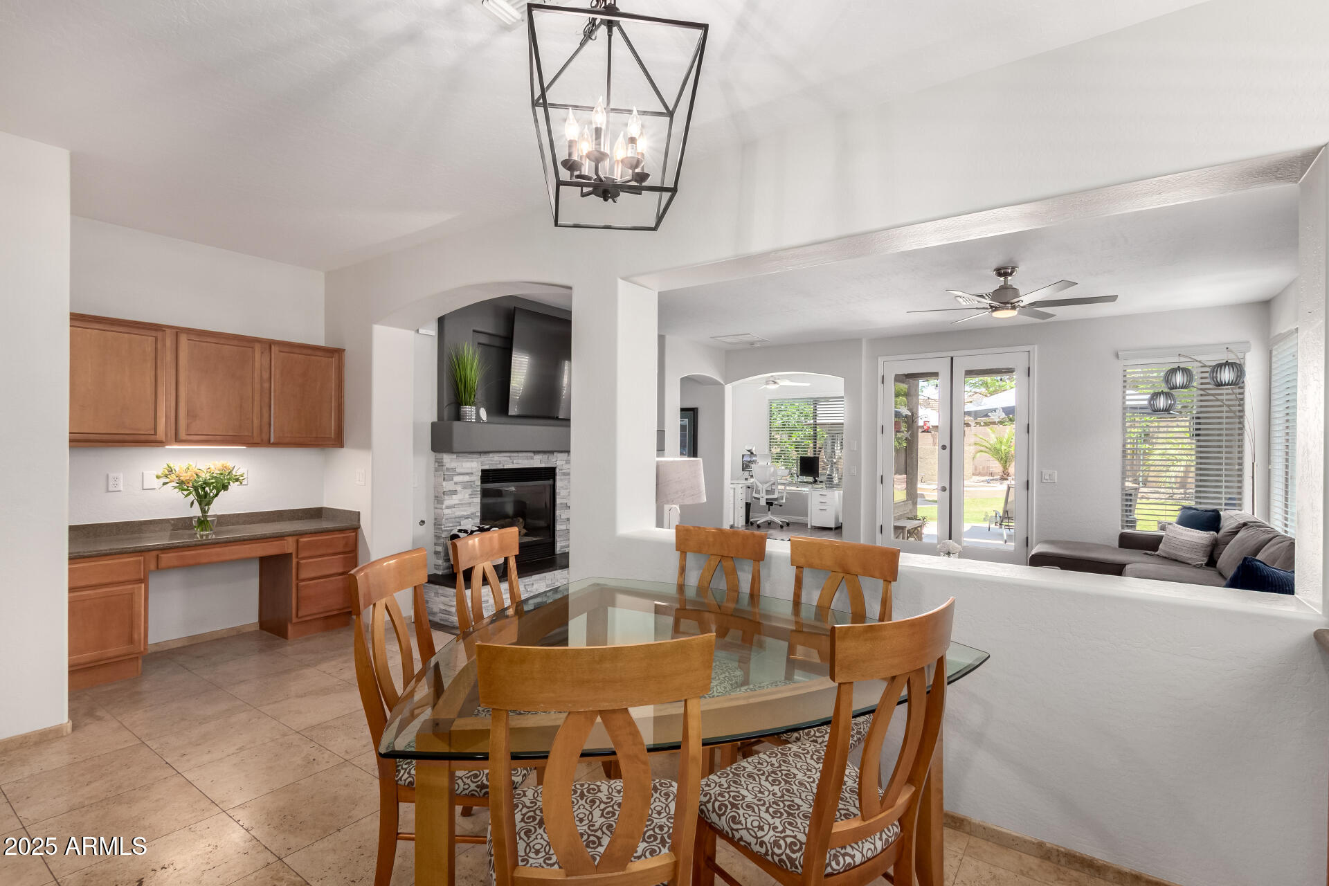 3628 E MEADOWVIEW Drive