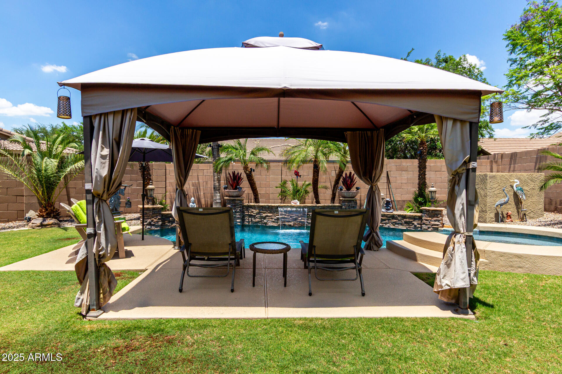 3628 E MEADOWVIEW Drive