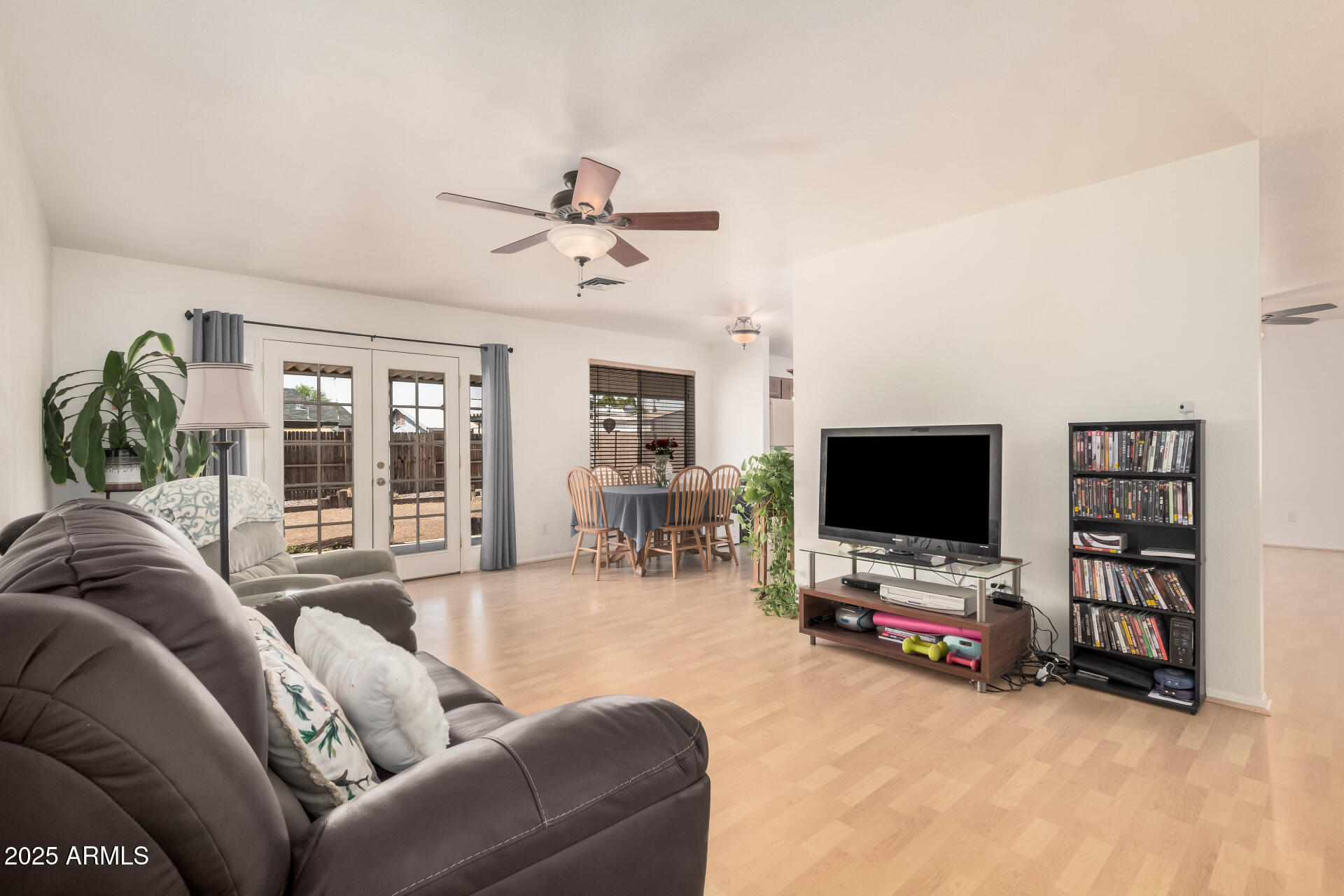 2447 E HOLMES Avenue