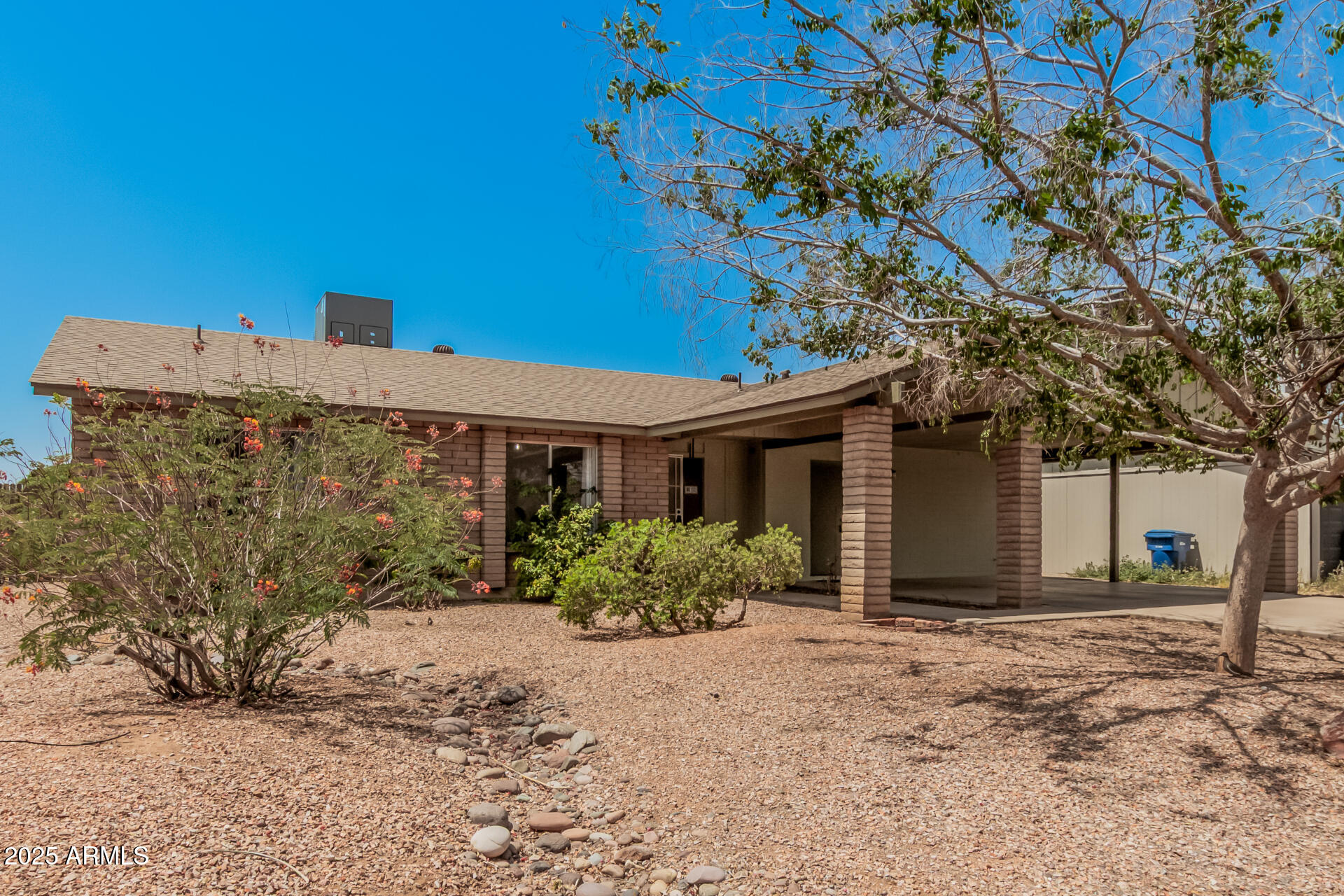 2447 E HOLMES Avenue