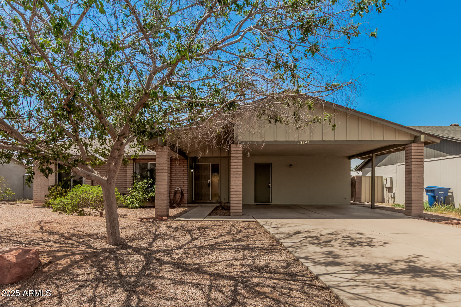 2447 E HOLMES Avenue