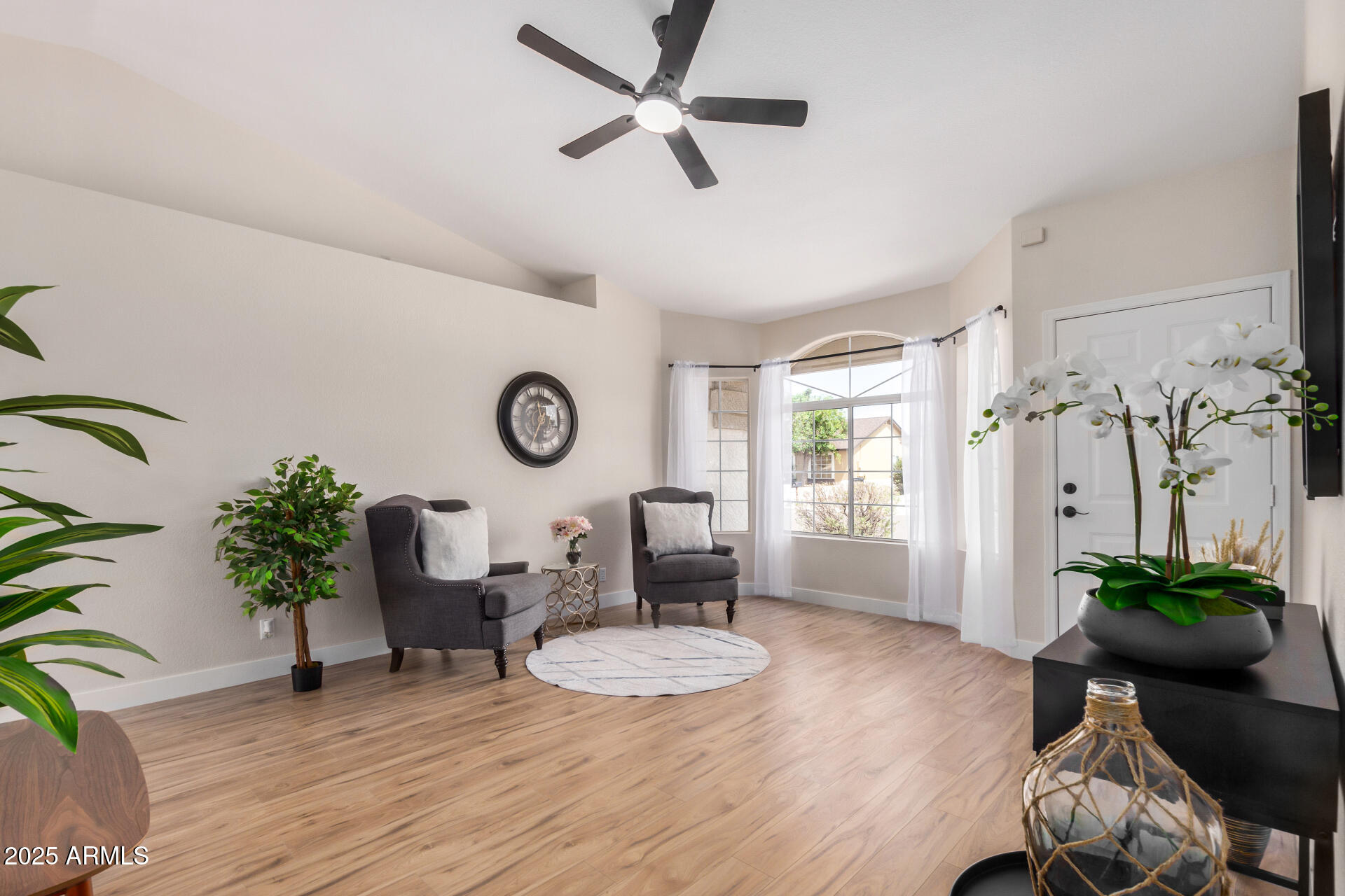 8103 E DARTMOUTH Street