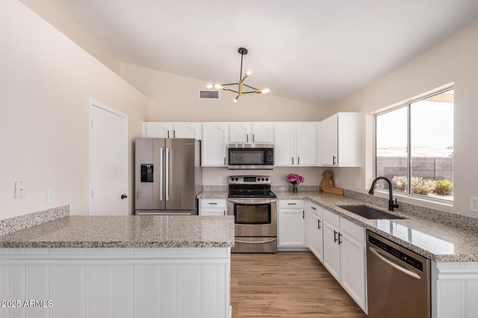 8103 E DARTMOUTH Street