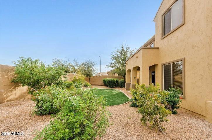 4842 E FIRESTONE Drive