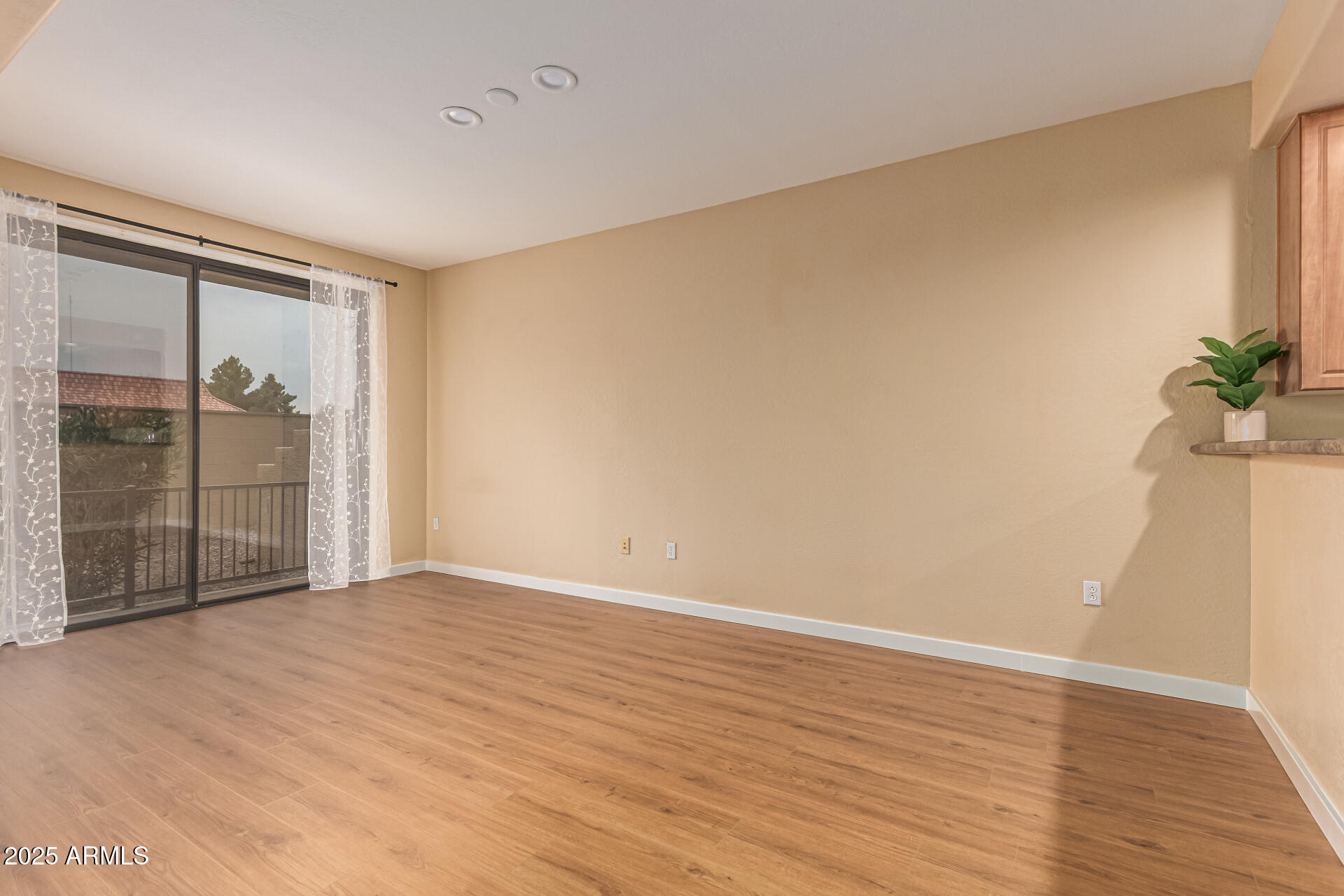 705 W QUEEN CREEK Road, 1201