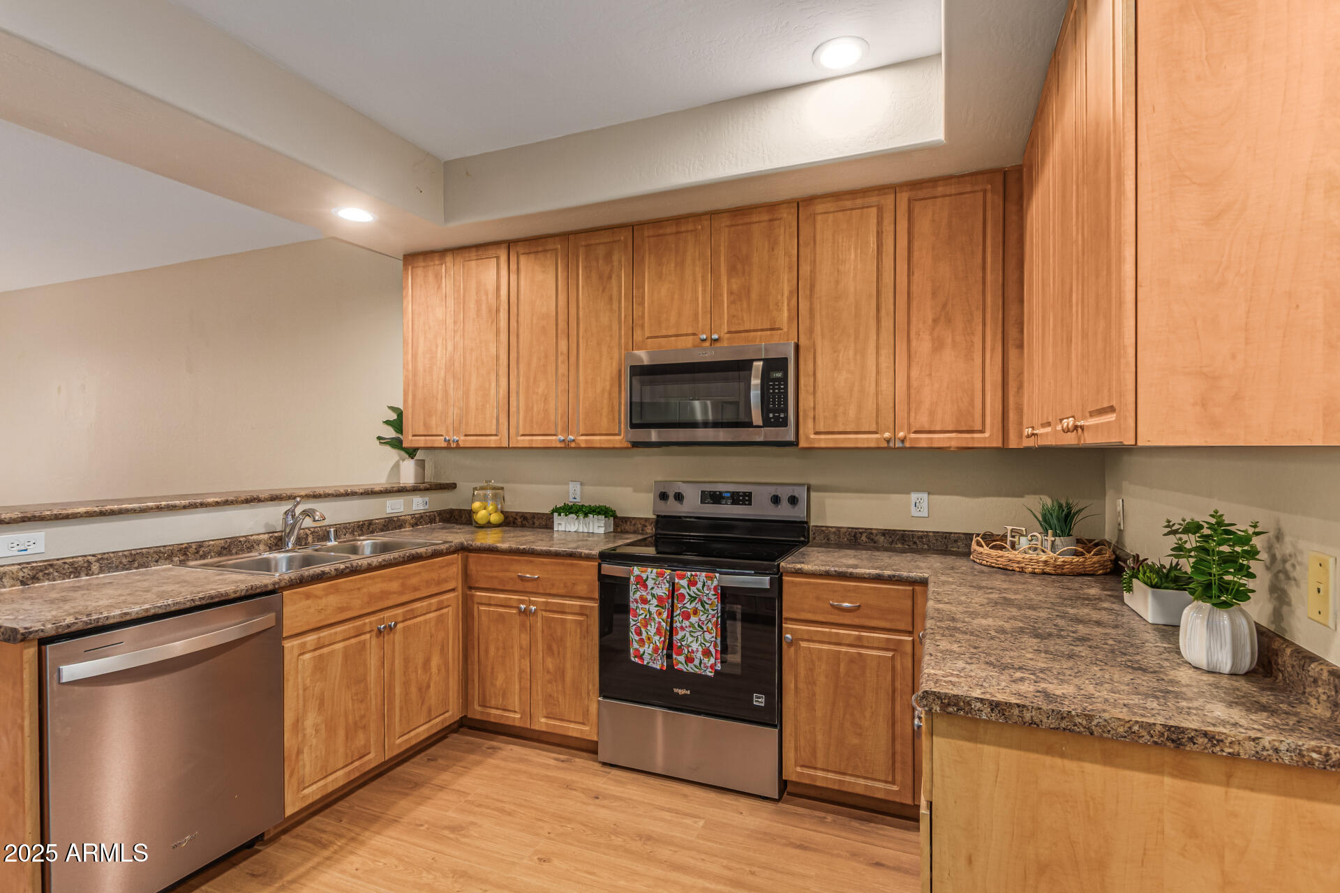 705 W QUEEN CREEK Road, 1201