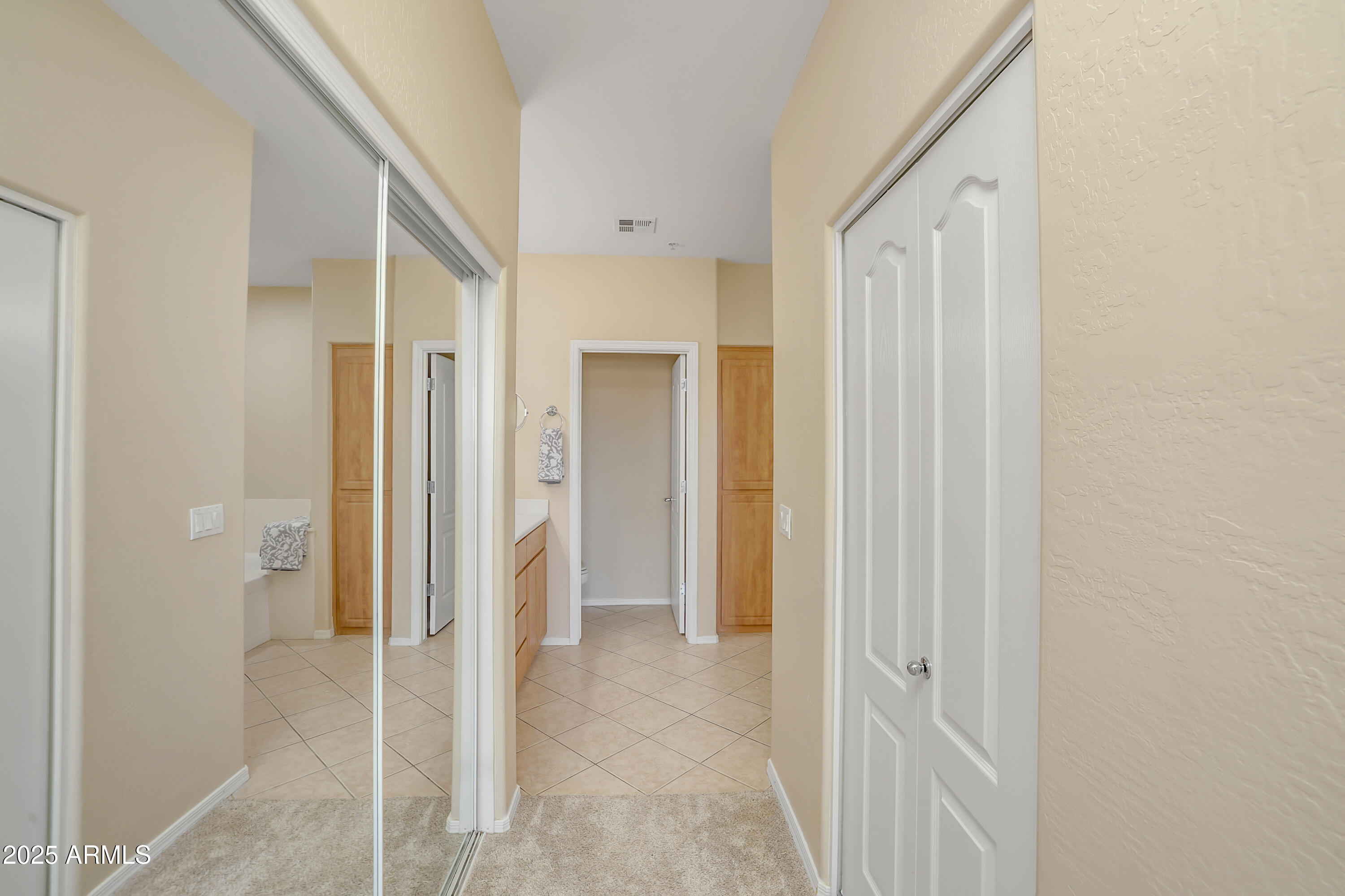 705 W QUEEN CREEK Road, 1201