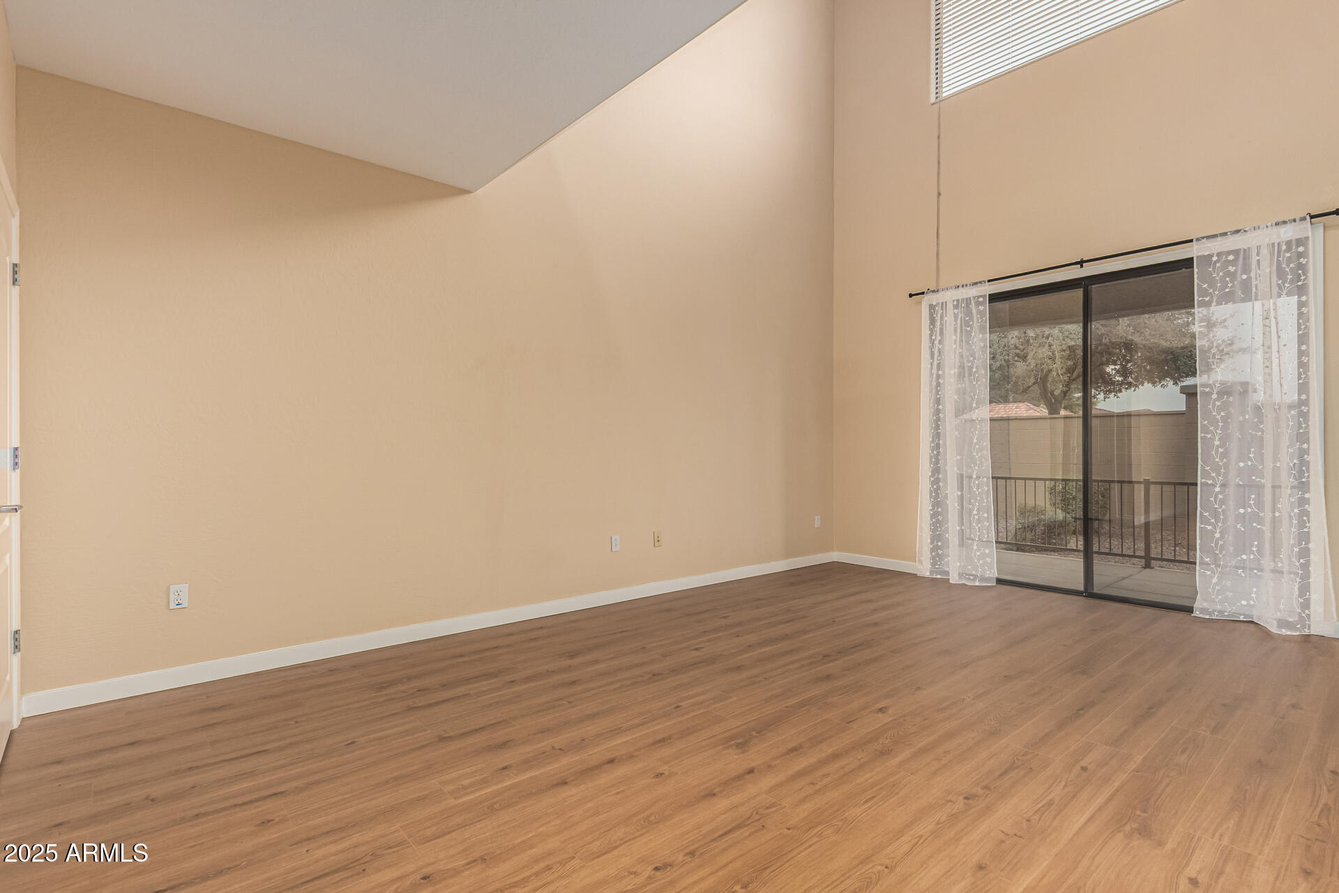 705 W QUEEN CREEK Road, 1201