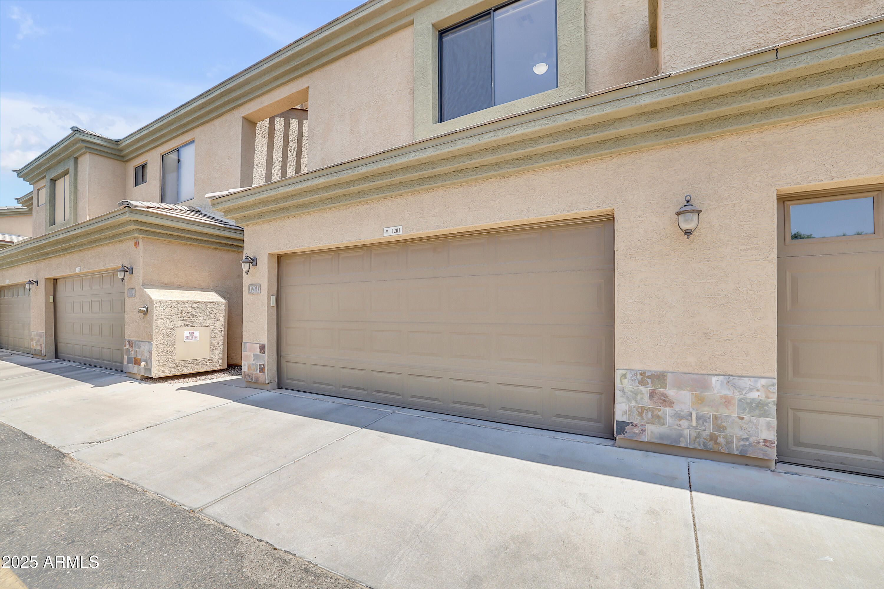 705 W QUEEN CREEK Road, 1201