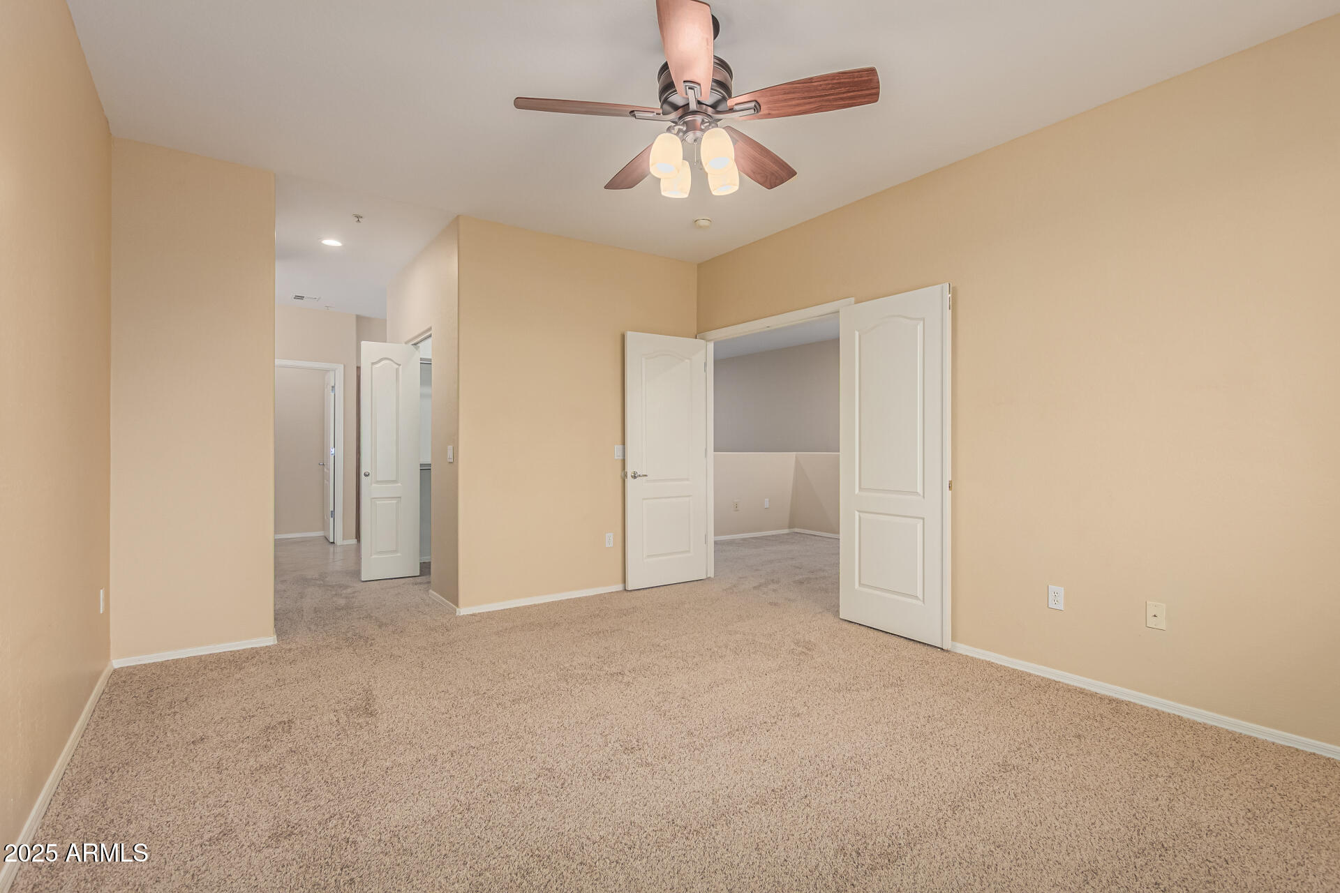 705 W QUEEN CREEK Road, 1201