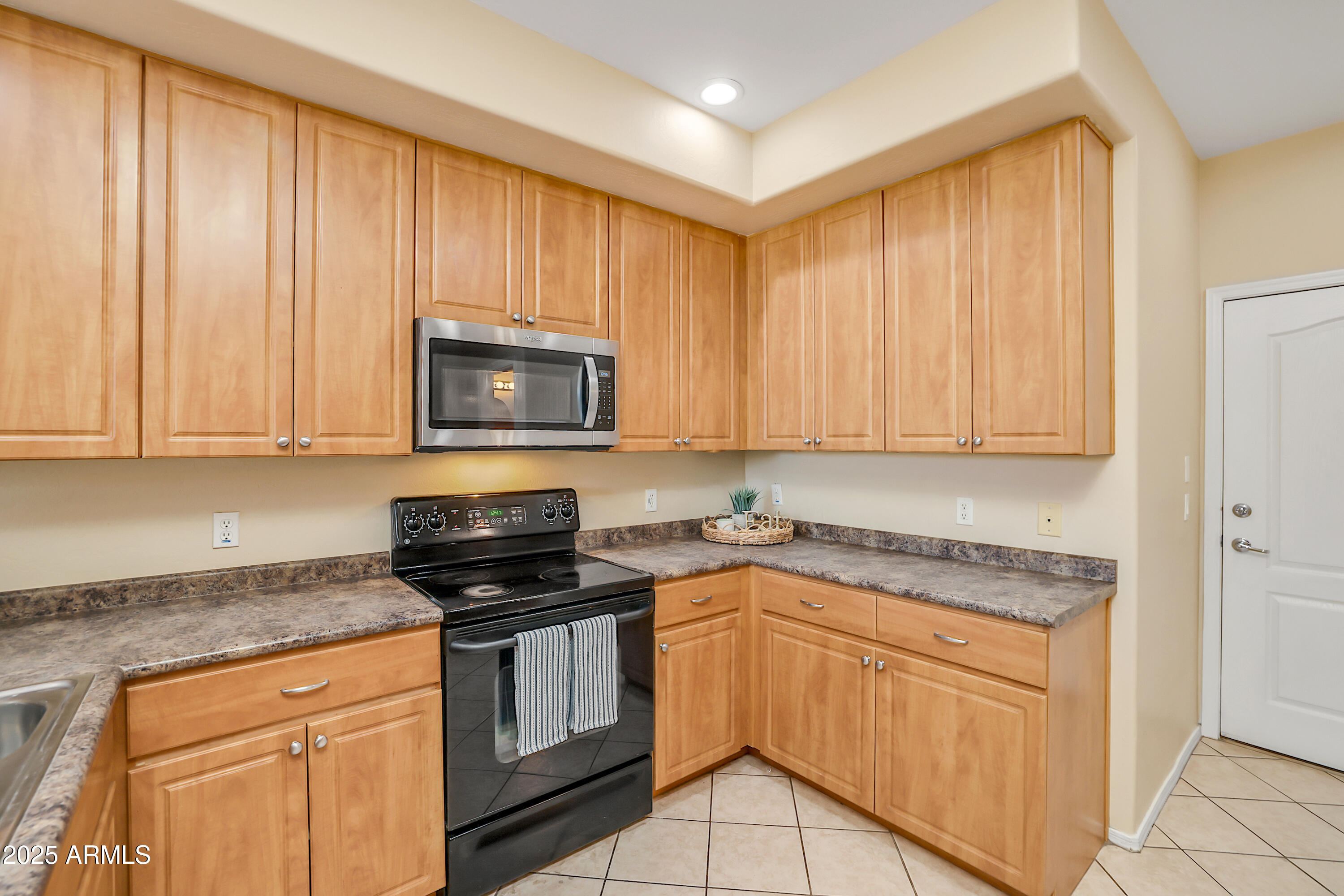 705 W QUEEN CREEK Road, 1201