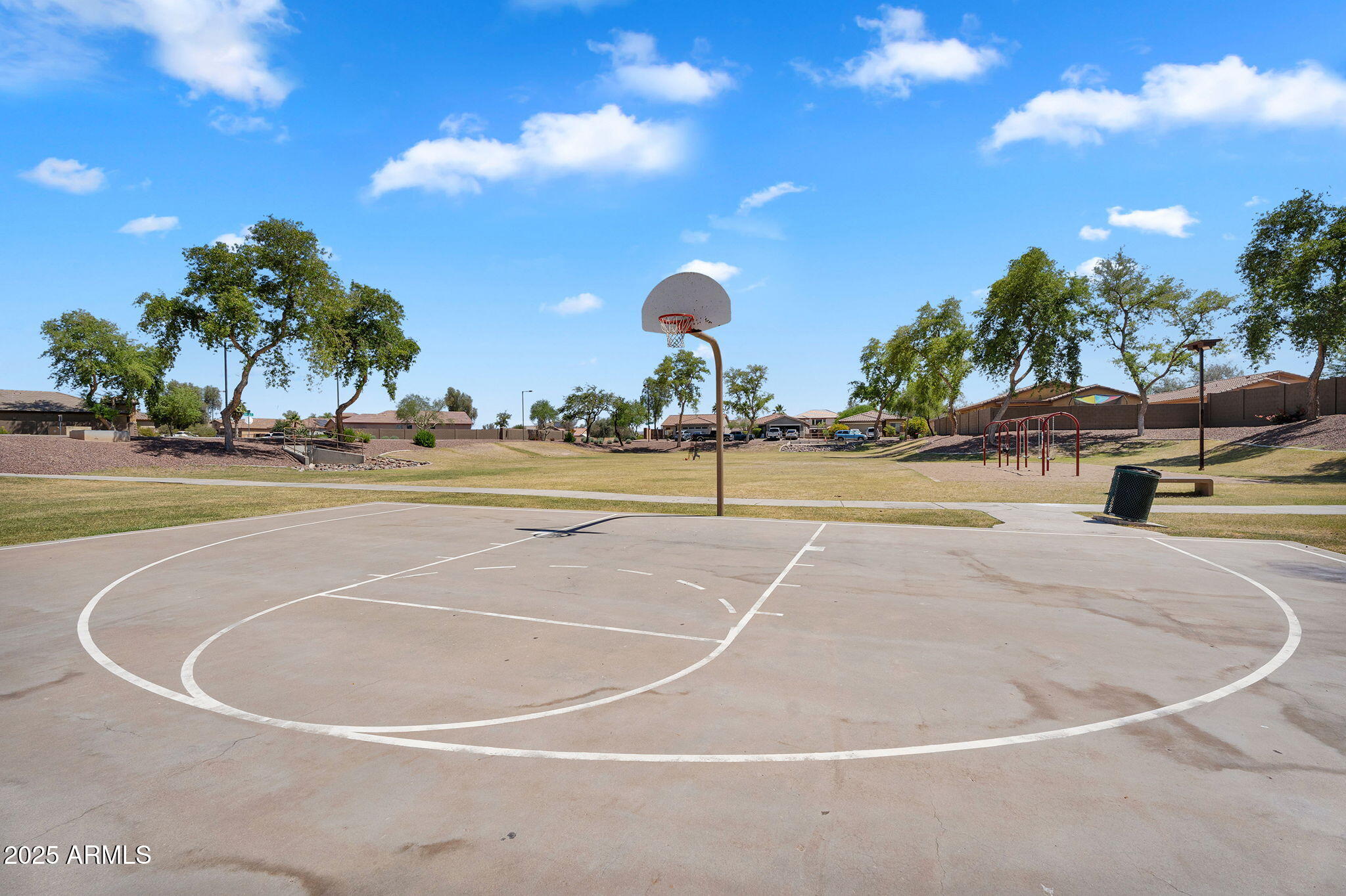 24886 W HUNTINGTON Drive