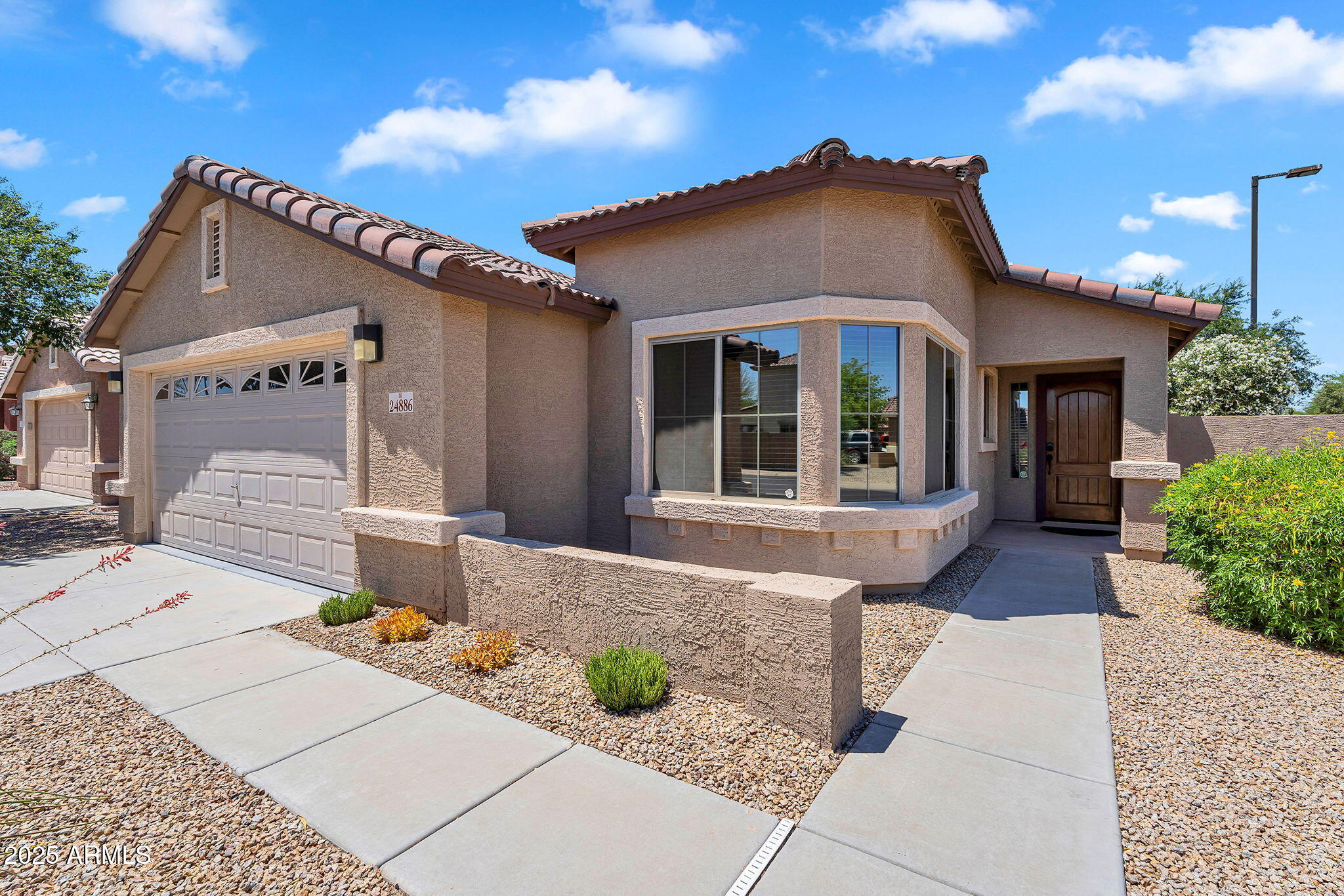 24886 W HUNTINGTON Drive