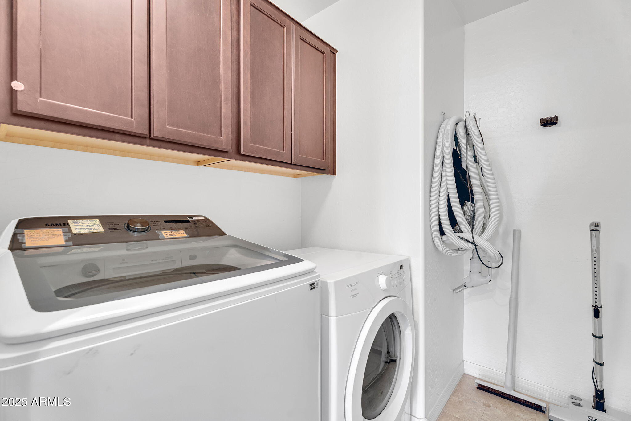 24886 W HUNTINGTON Drive