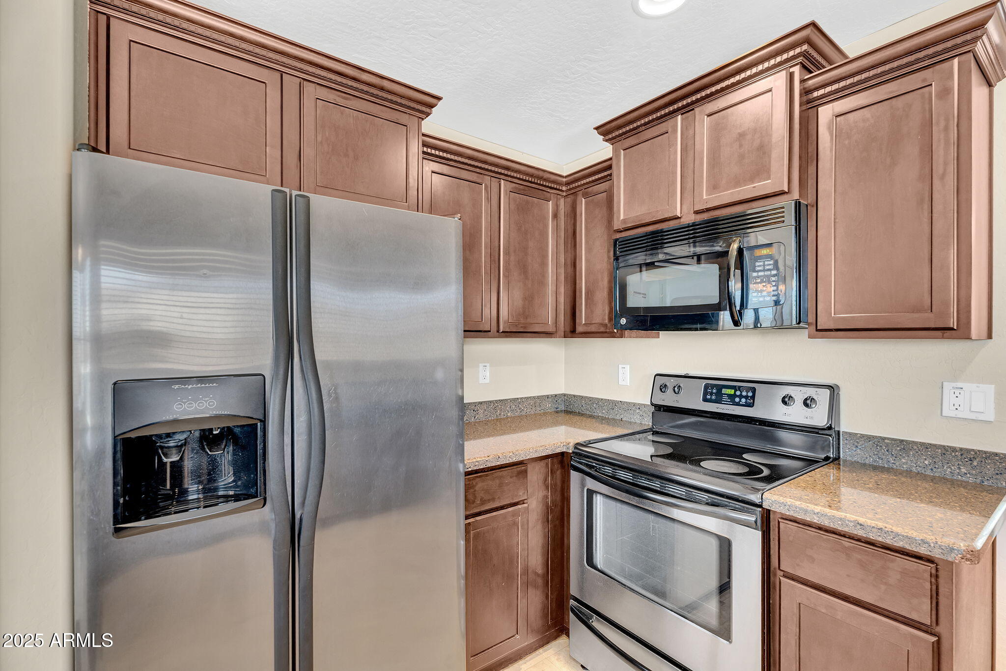 24886 W HUNTINGTON Drive