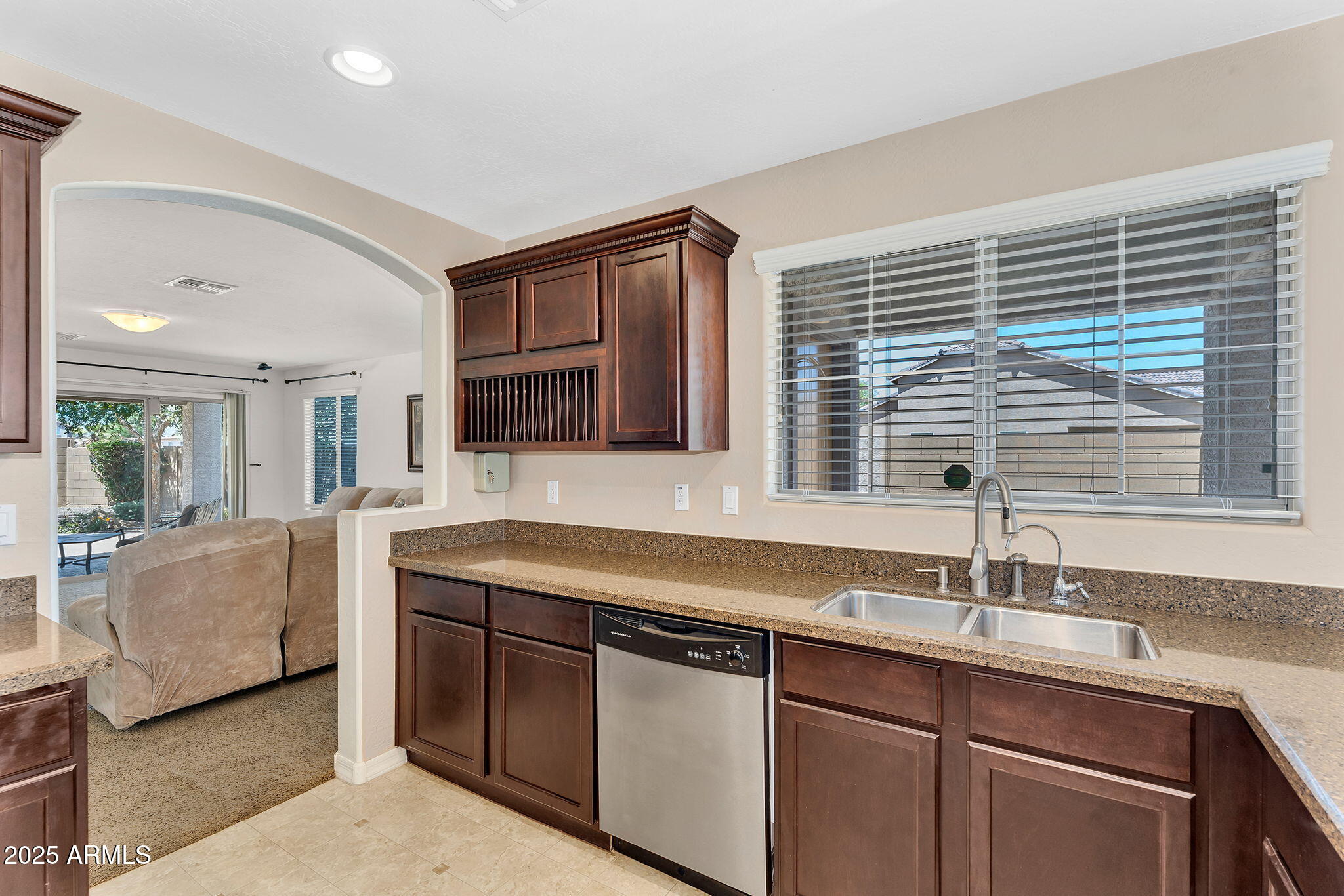 24886 W HUNTINGTON Drive