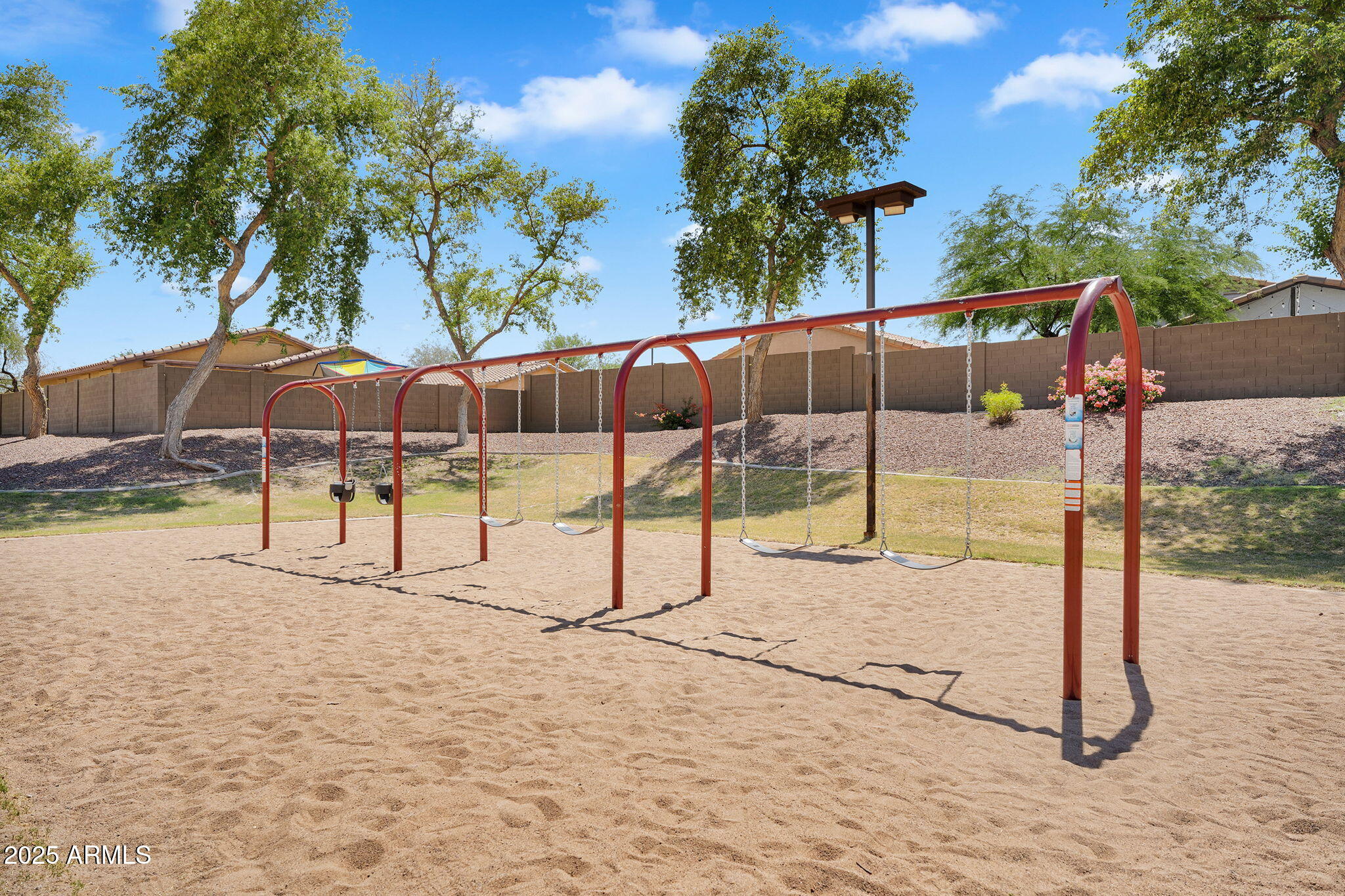 24886 W HUNTINGTON Drive