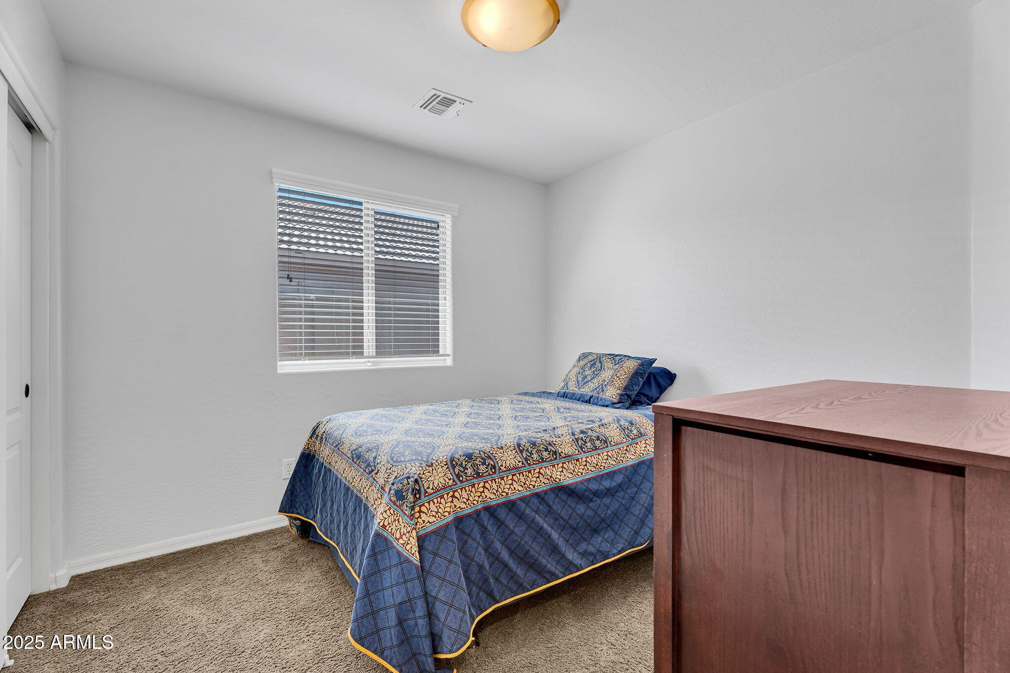 24886 W HUNTINGTON Drive