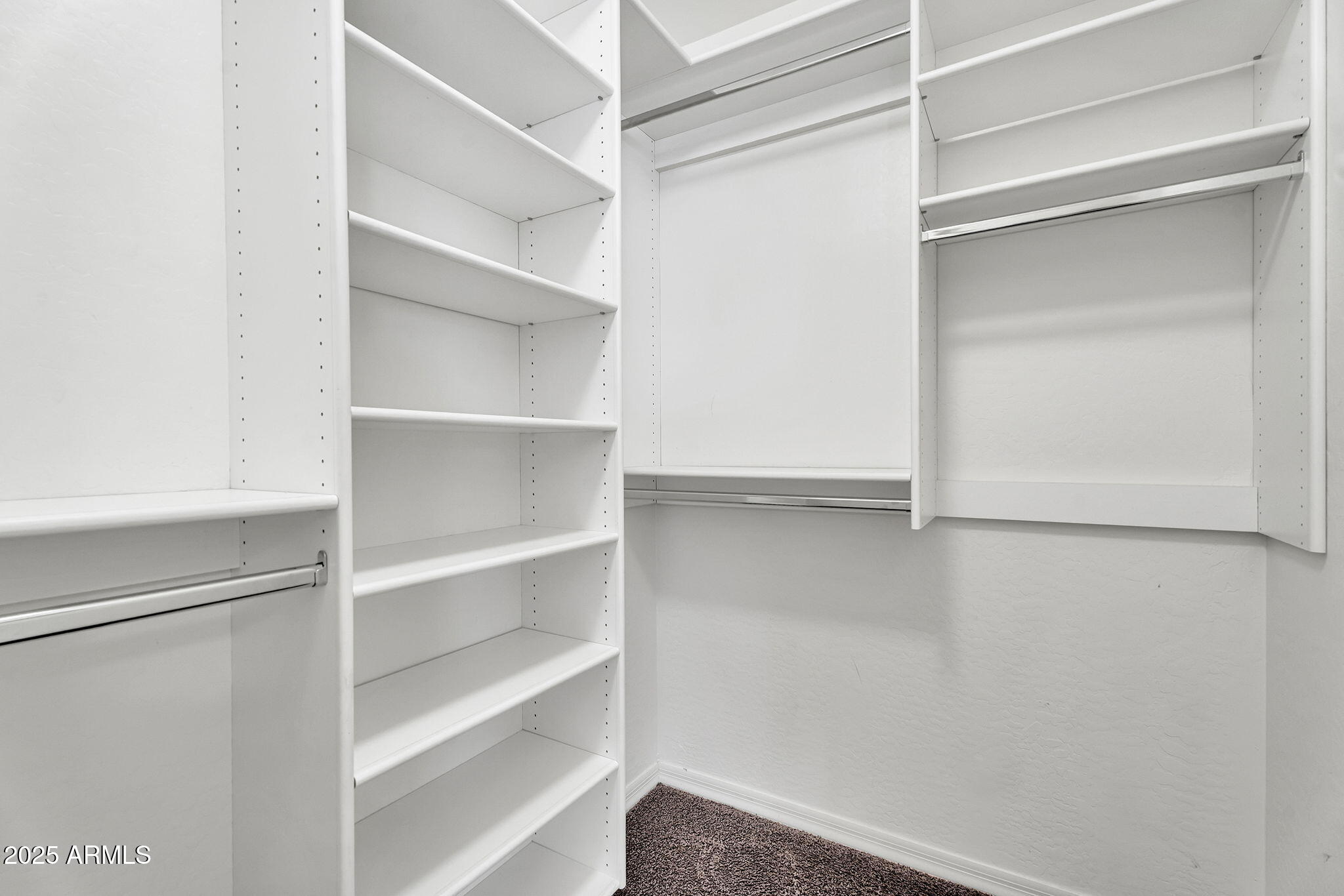 24886 W HUNTINGTON Drive