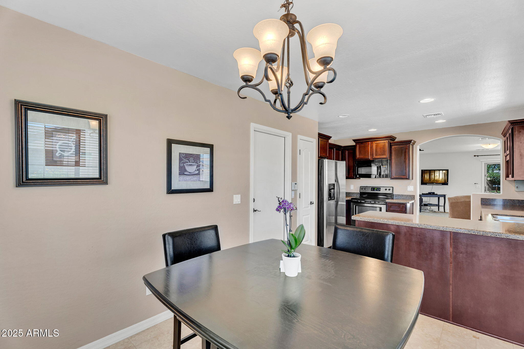 24886 W HUNTINGTON Drive