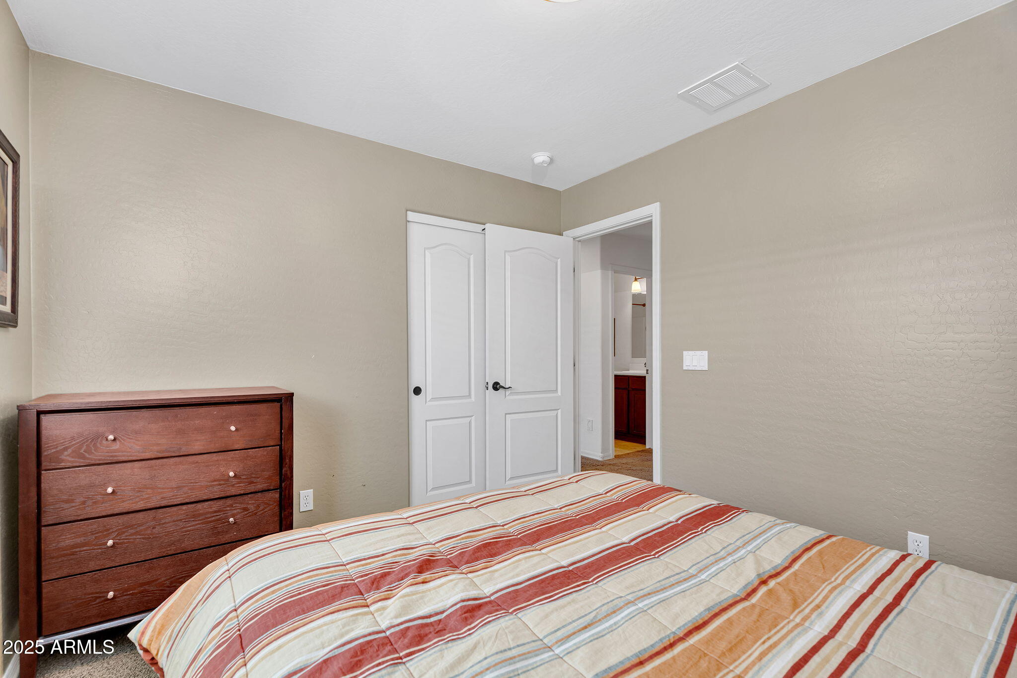 24886 W HUNTINGTON Drive