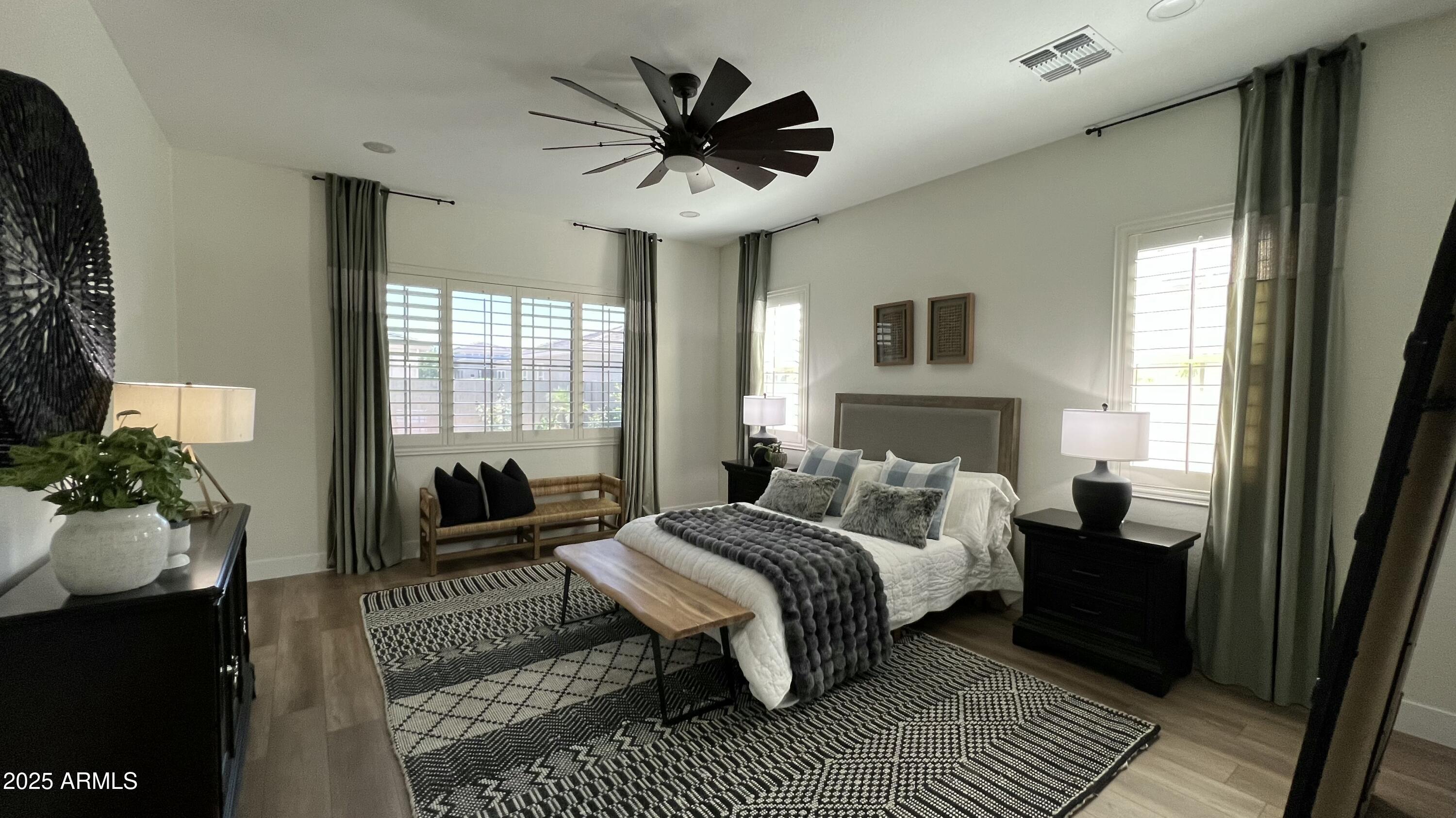 2121 E AQUARIUS Place