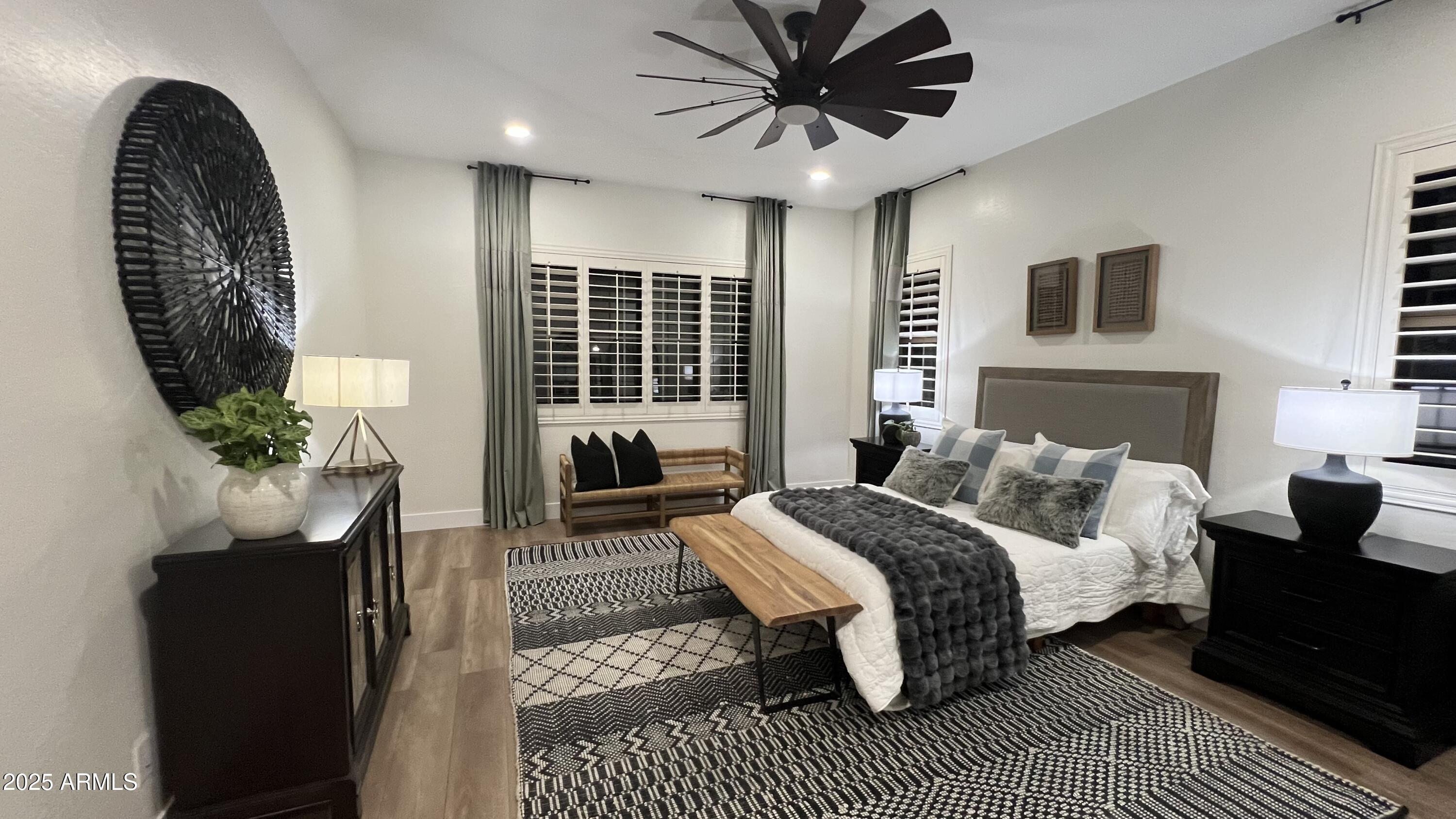 2121 E AQUARIUS Place