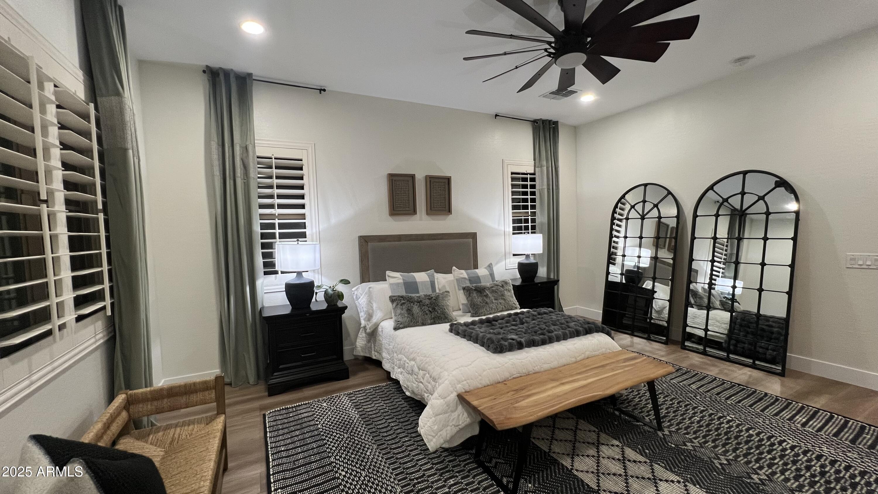 2121 E AQUARIUS Place