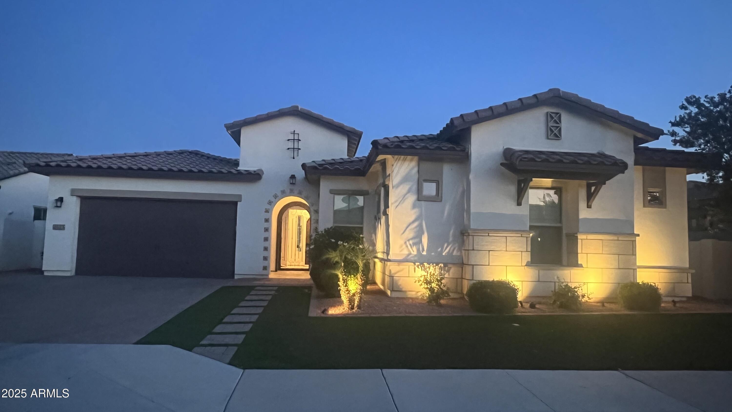 2121 E AQUARIUS Place