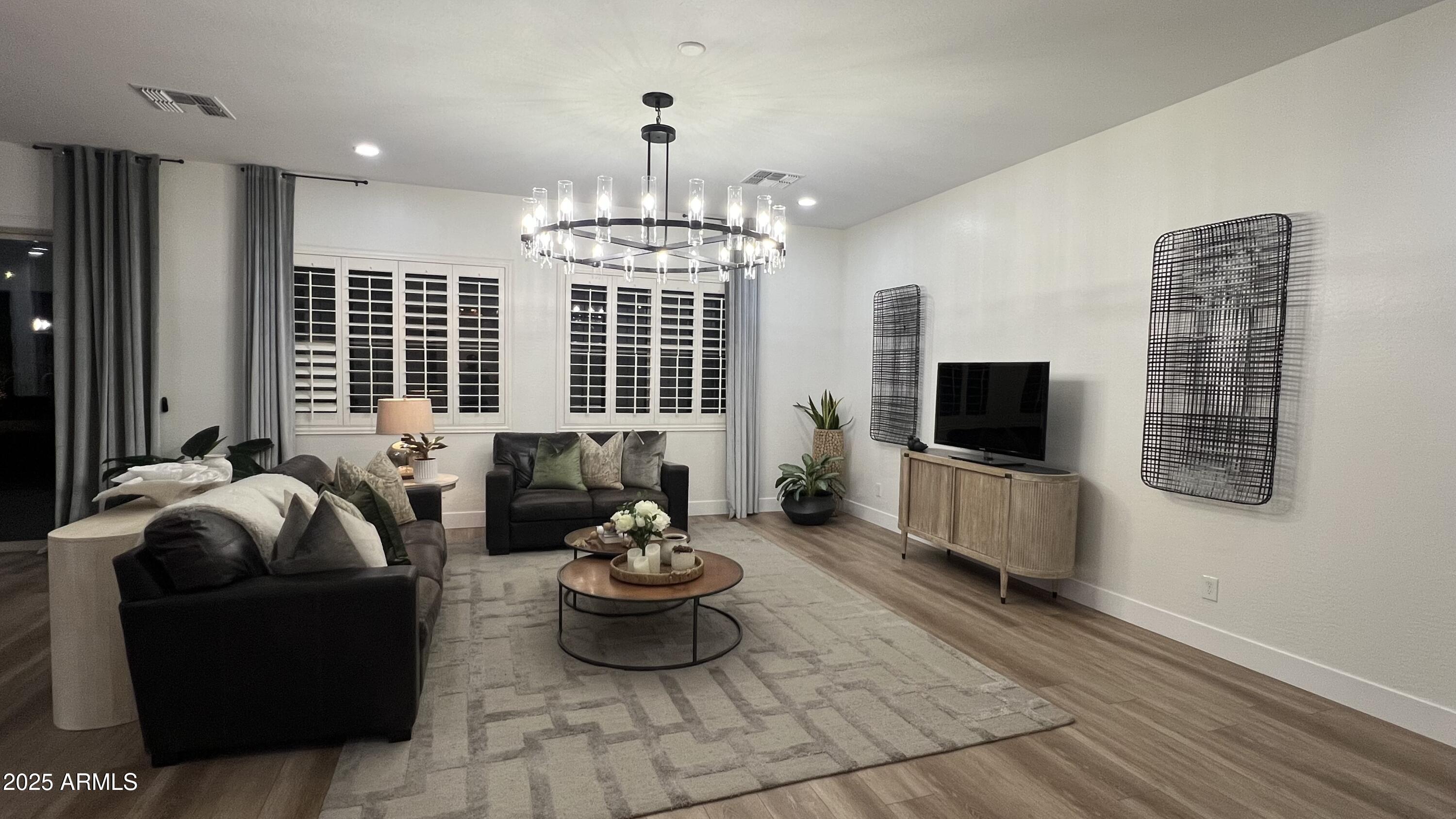 2121 E AQUARIUS Place