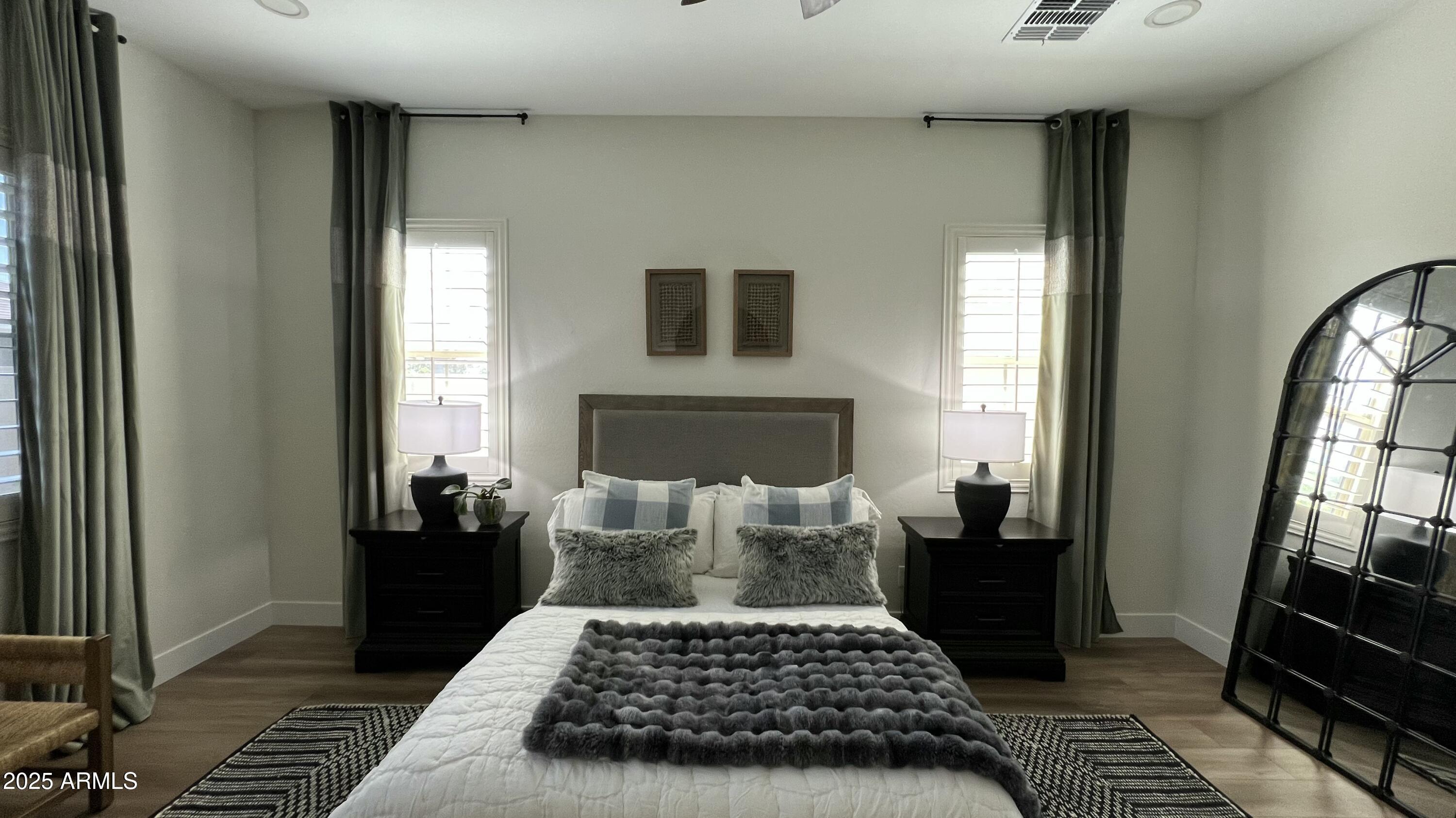 2121 E AQUARIUS Place