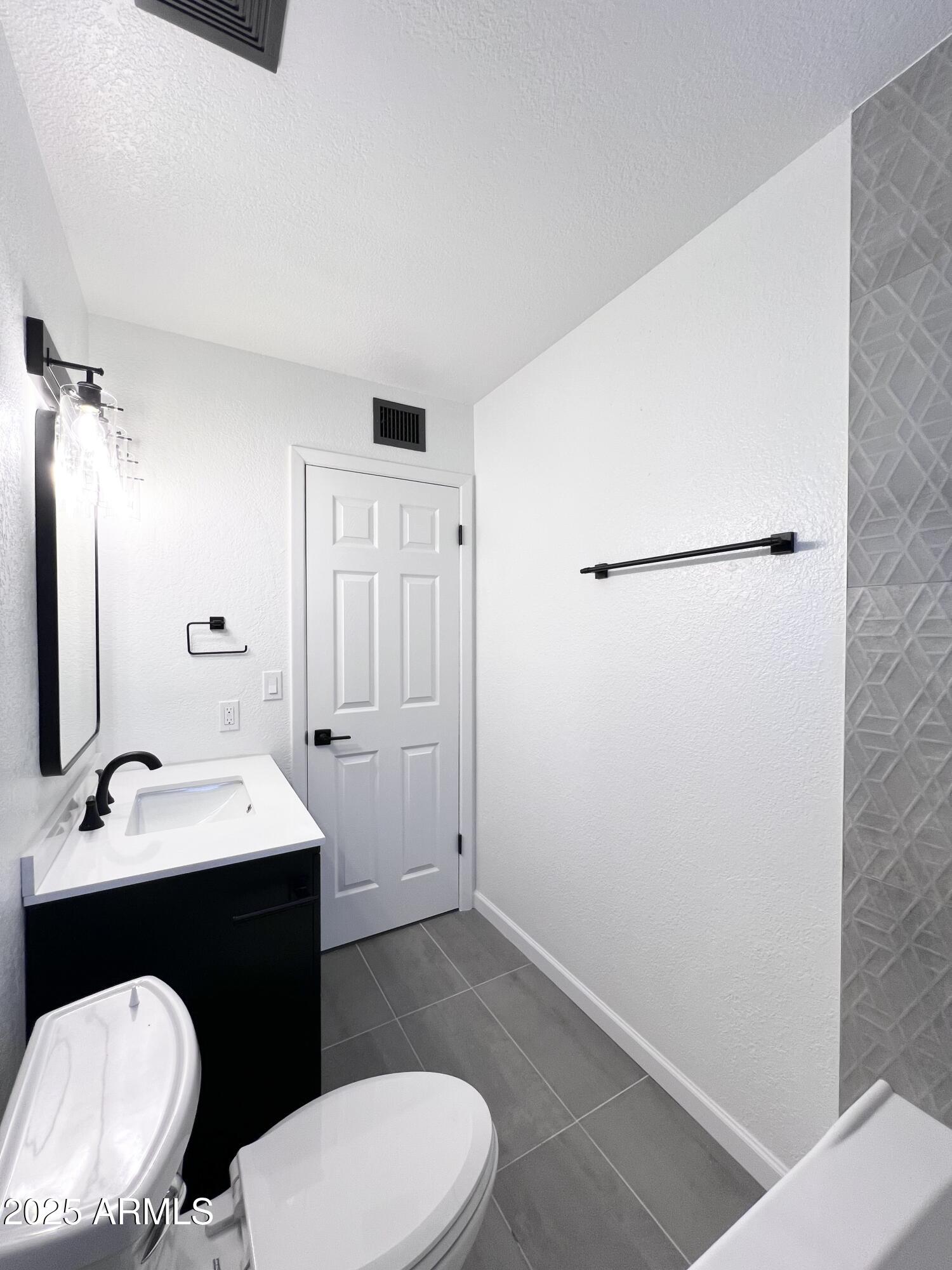 8133 W Mclellan Road