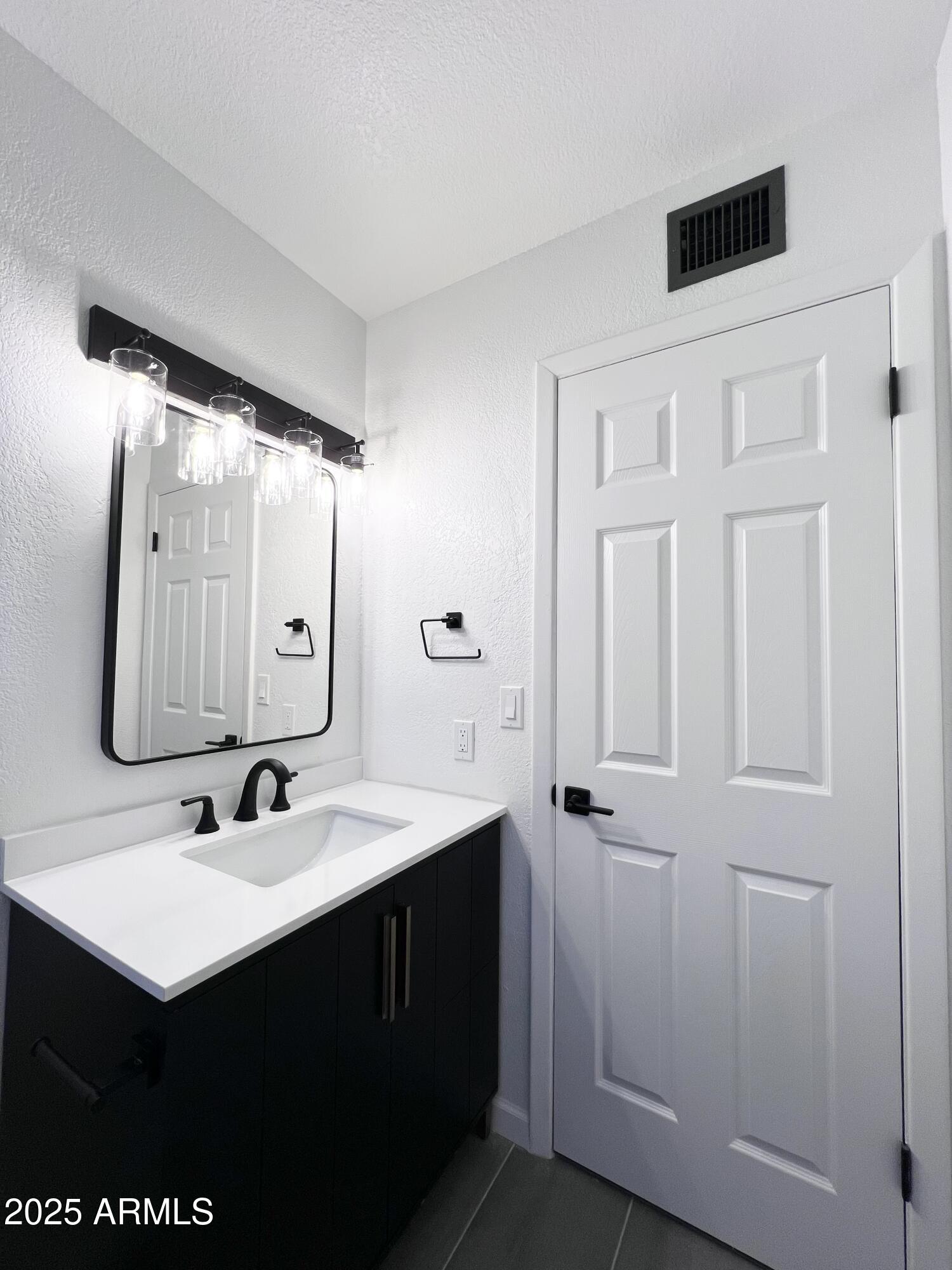 8133 W Mclellan Road