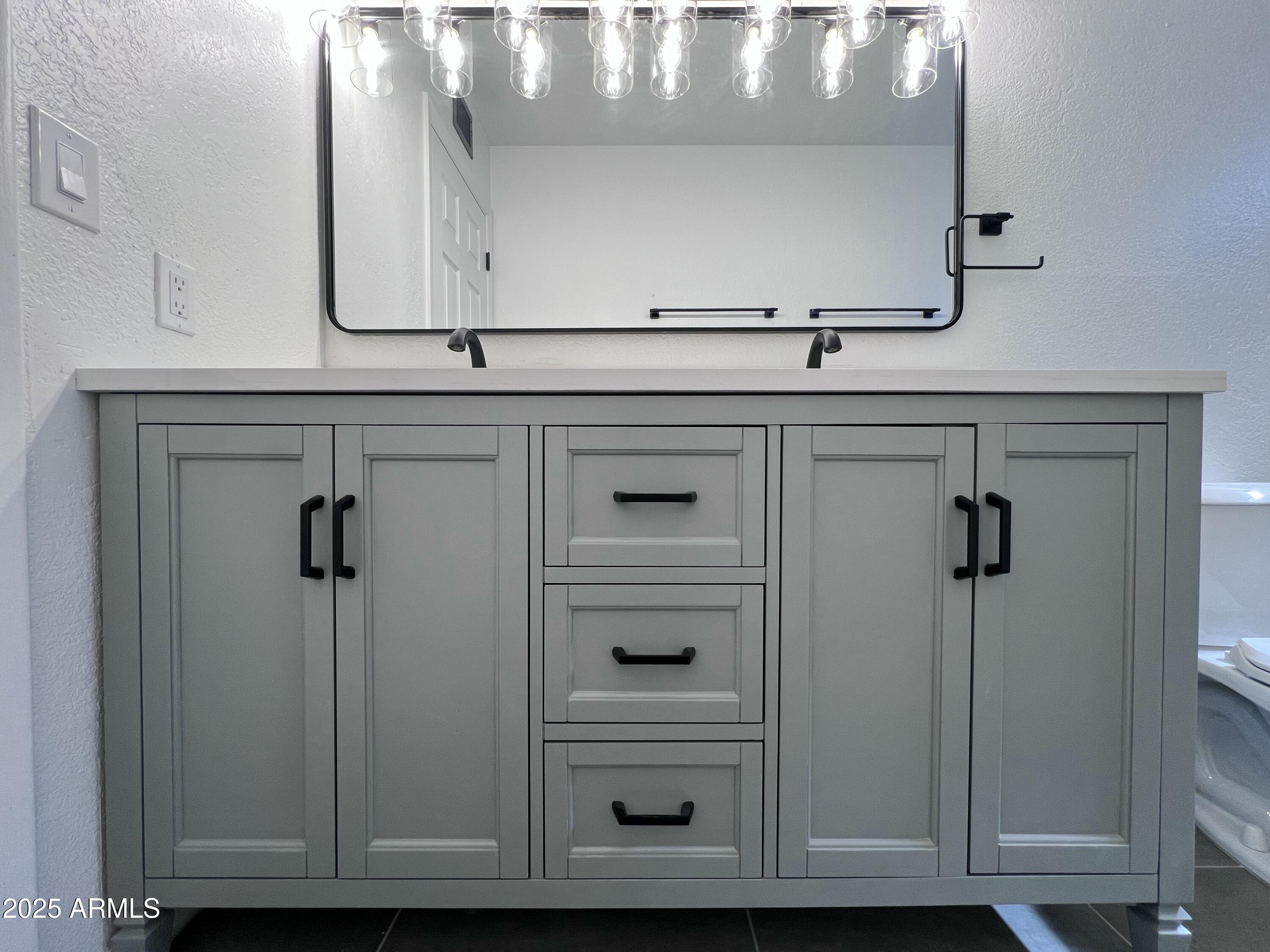 8133 W Mclellan Road