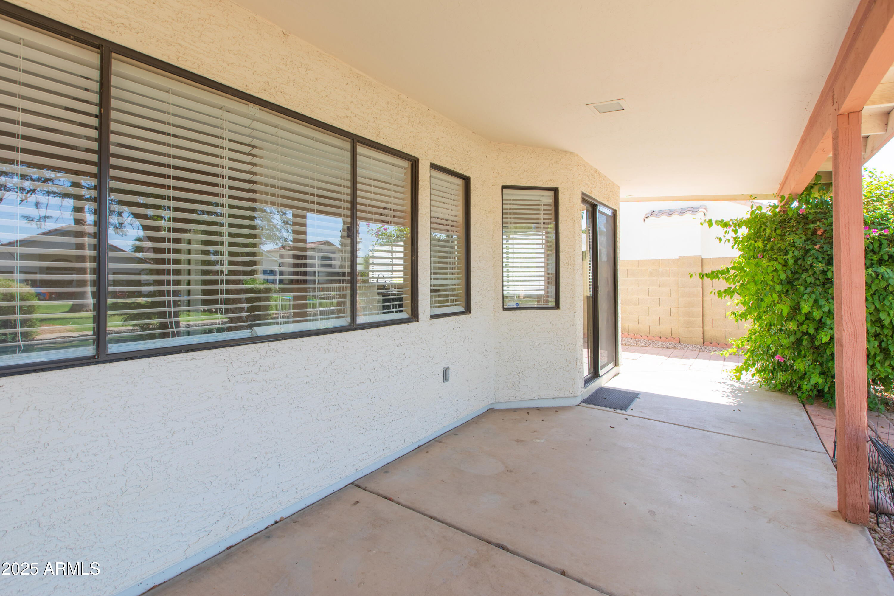 1603 E CHICAGO Street